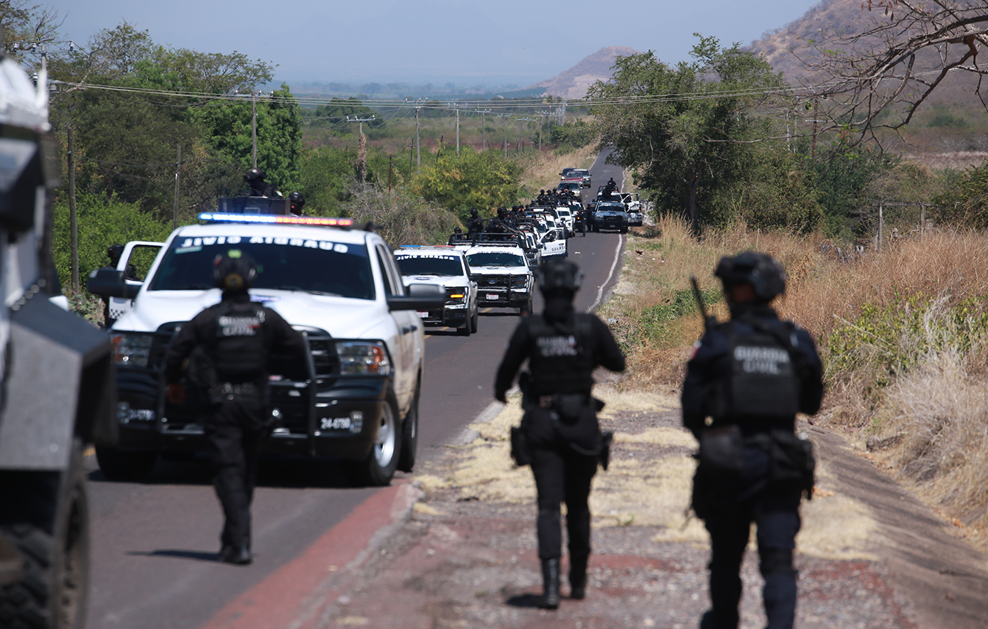 Το κενό εξουσίας μετά τον θάνατο του «Ελ Μέντσο» &#8211; Γειτονιές μετατράπηκαν σε εμπόλεμες ζώνες, παντού σοροί με απειλητικά μηνύματα