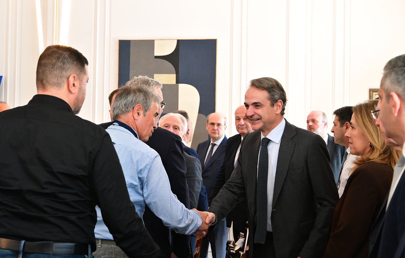 Σε εξέλιξη η συνάντηση Μητσοτάκη με εκπροσώπους κτηνοτρόφων στο Μέγαρο Μαξίμου