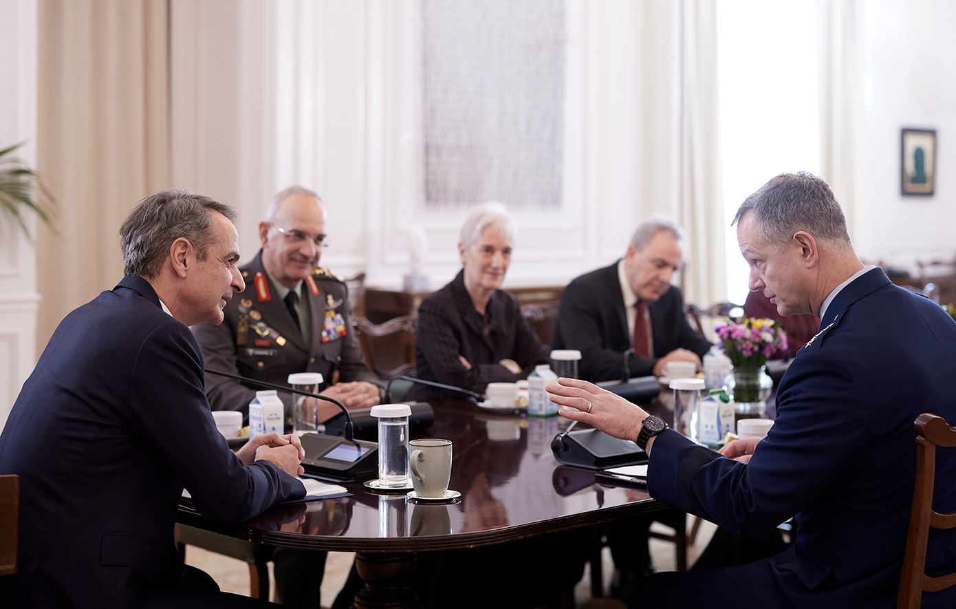 Συνάντηση του Μητσοτάκη με τον ανώτατο διοικητή του ΝΑΤΟ στην Ευρώπη