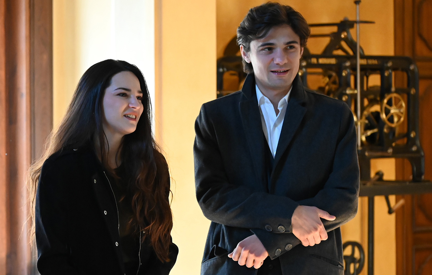 Να μ' αγαπάς