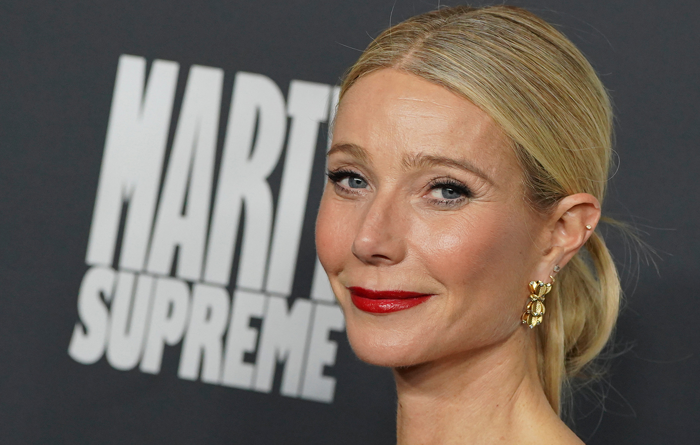 Η Γκουίνεθ Πάλτροου υποβάλλεται σε αμφιλεγόμενη θεραπεία ευεξίας αξίας 50.000 δολαρίων για να αντιμετωπίσει «χρόνια» προβλήματα υγείας