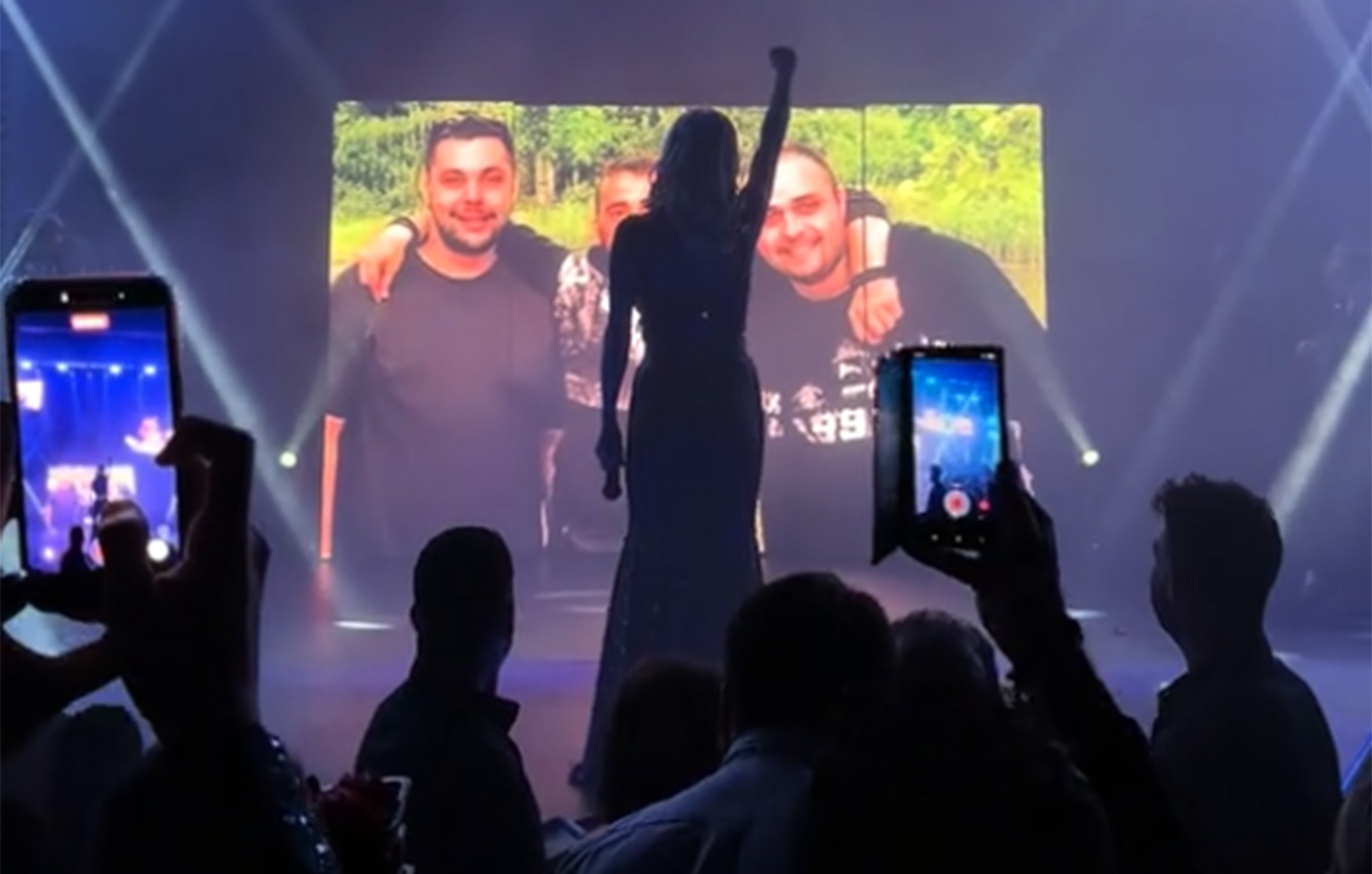 Ο Κιάμος και η Πάολα απέτισαν φόρο τιμής στα θύματα της φωτιάς στη «Βιολάντα» και του δυστυχήματος των οπαδών του ΠΑΟΚ στη Ρουμανία