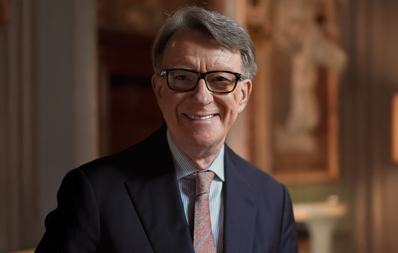 Βρετανία: «Στο μικροσκόπιο» η σχέση Μάντελσον – Έπστιν μετά τις αποκαλύψεις