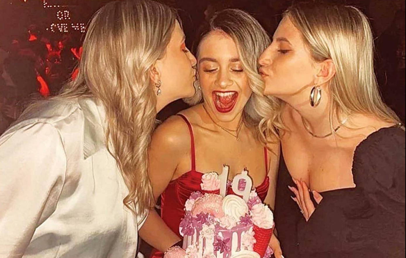 Ανοιχτό μνημόσυνο για τα τρία κορίτσια της οικογένειας Πλακιά στην Καλαμπάκα &#8211; «Το οφείλουμε σε όλους εσάς»