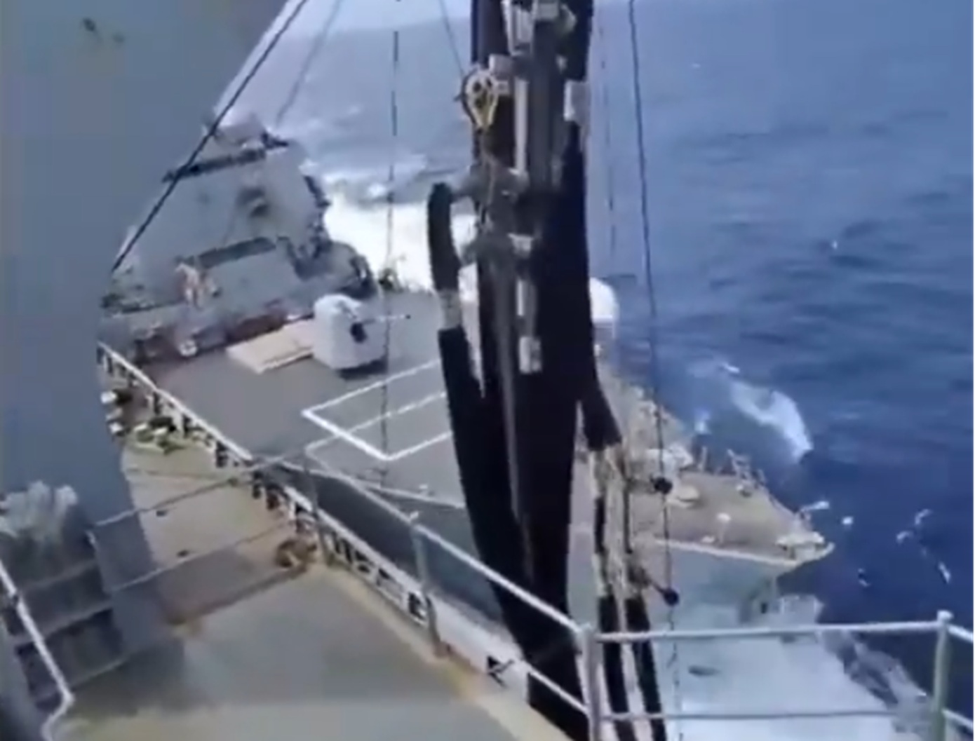 Βίντεο-ντοκουμέντο από τη σύγκρουση δύο πλοίων του Πολεμικού Ναυτικού των ΗΠΑ στη Νότια Αμερική