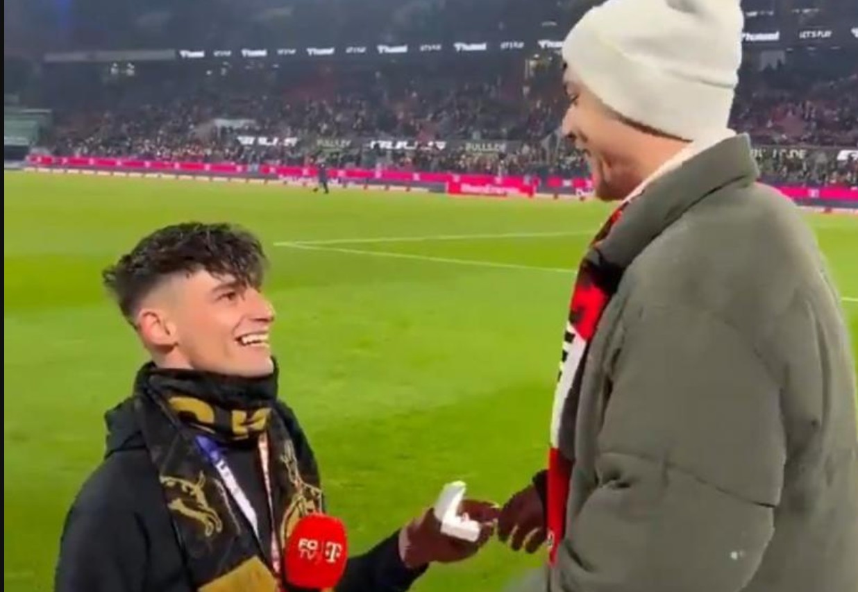 Επίθεση σε Γερμανό διαιτητή μετά από δημόσια πρόταση γάμου σε αγώνα της Bundesliga