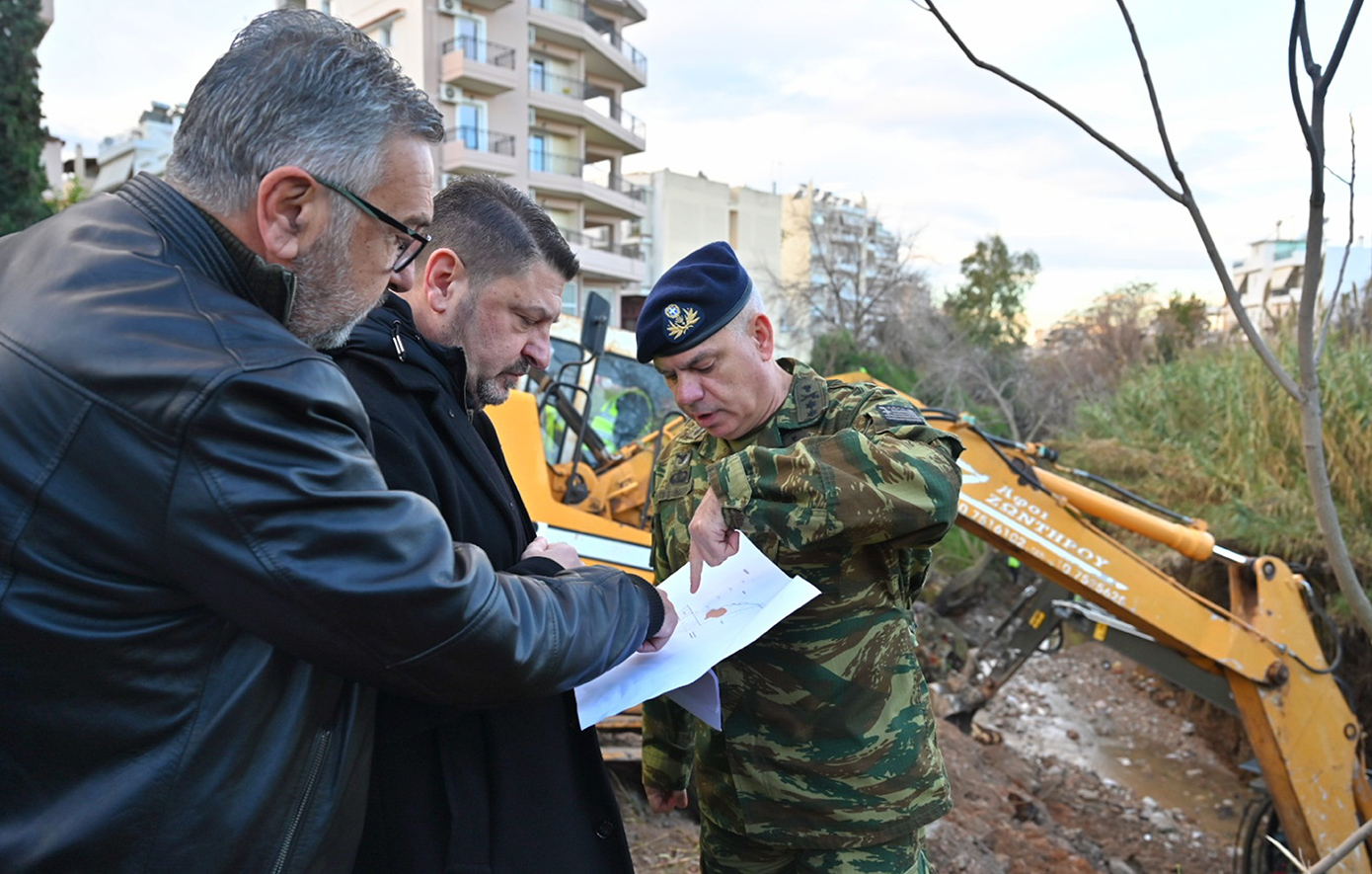 Αυτοψία του Νίκου Χαρδαλιά στο ρέμα της Πικροδάφνης – Παρεμβάσεις για τη θωράκιση της ασφάλειας των πολιτών