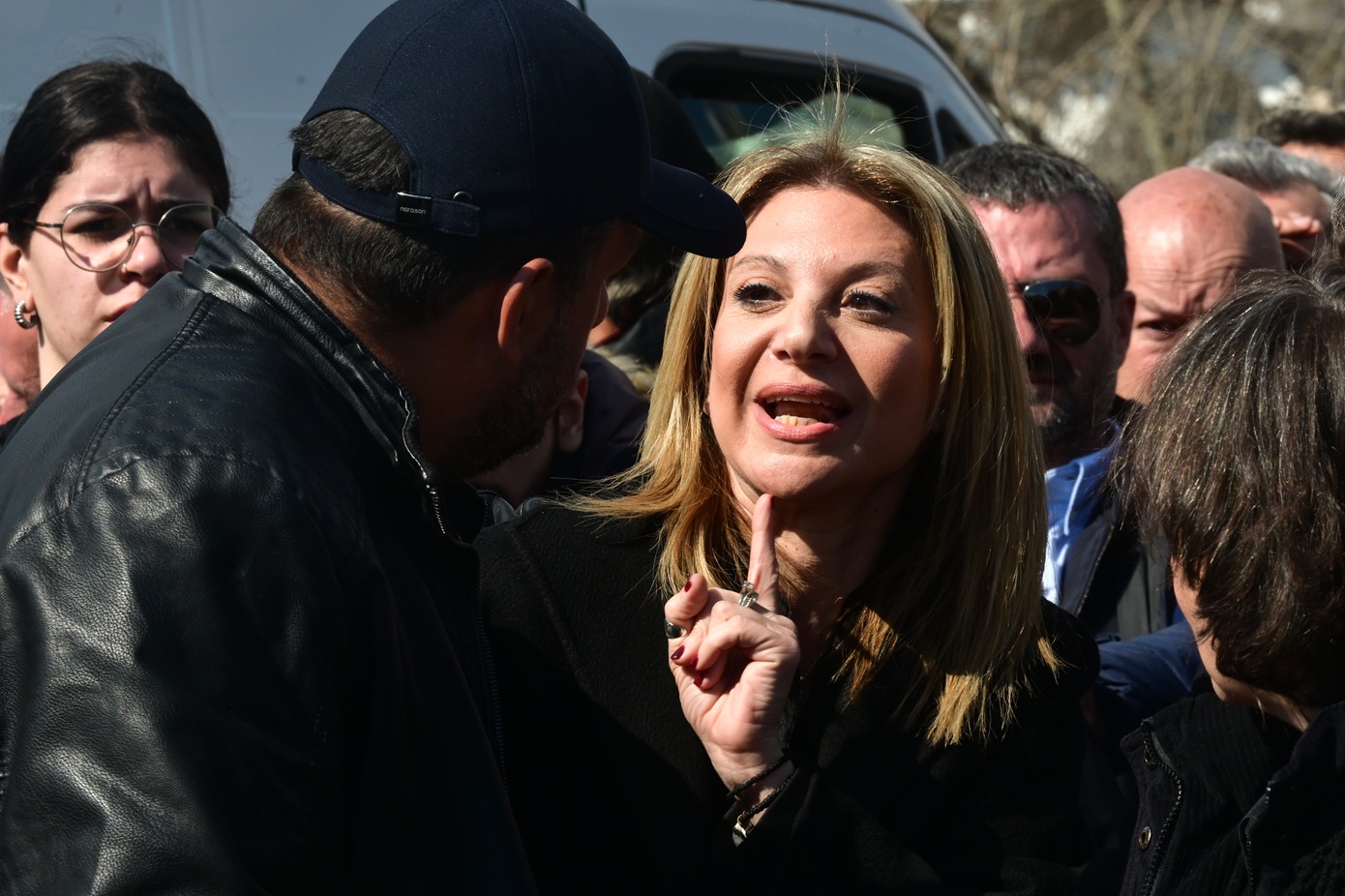 Ο Πάνος Ρούτσι διαψεύδει τα περί «έντασης» με τη Μαρία Καρυστιανού &#8211; «Δεν είχε δηλωθεί στη λίστα των ομιλητών», λέει πατέρας θύματος