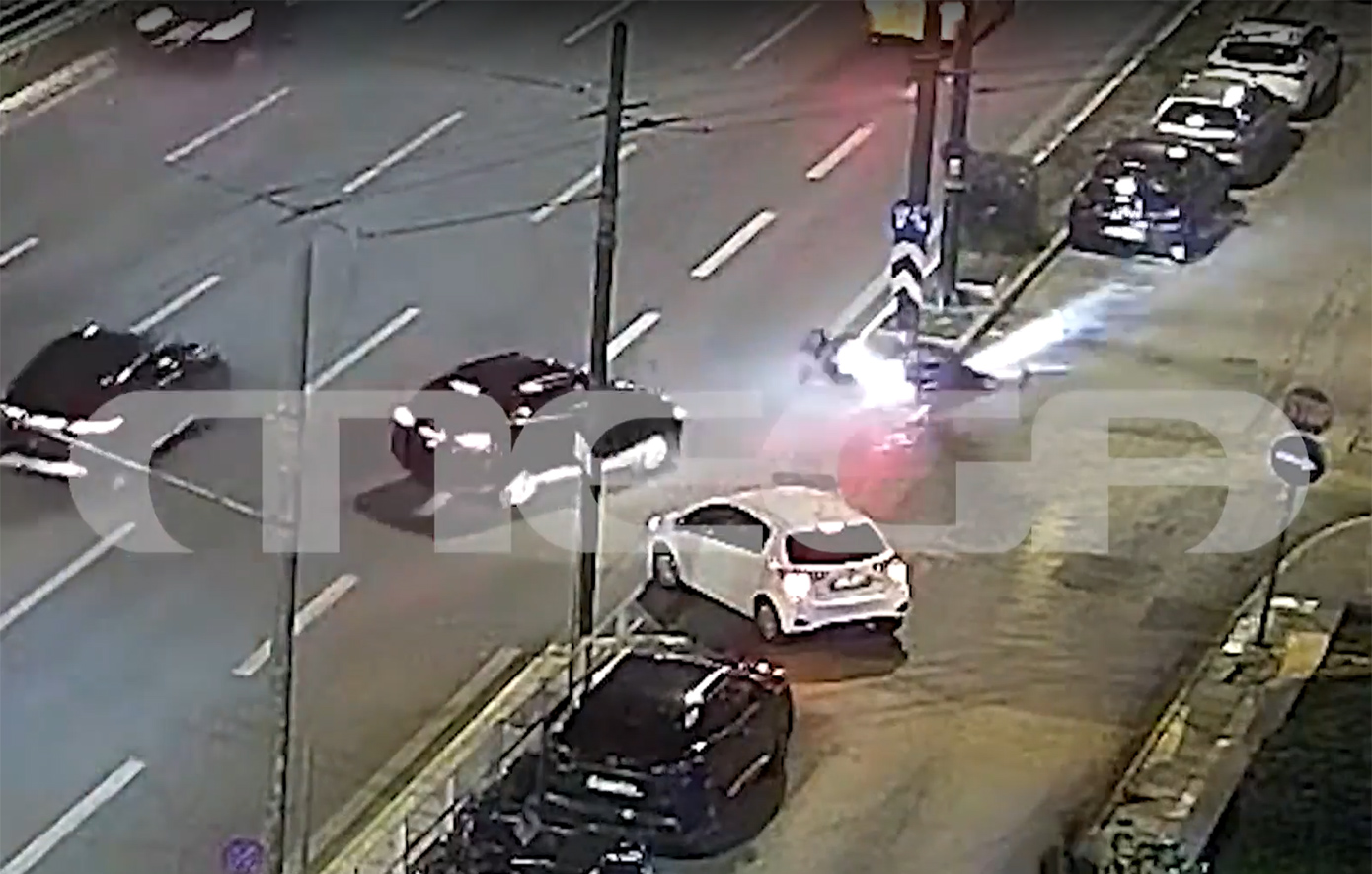 Τρομακτικό τροχαίο στη Συγγρού: ΙΧ συγκρούστηκε με μοτοσικλέτα &#8211; Σε κρίσιμη κατάσταση ο οδηγός της μηχανής