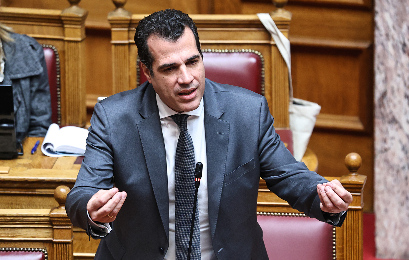 Πλεύρης: Καταγγέλλει απόπειρα χειραγώγησης καταθέσεων μεταναστών από κόμματα και οργανώσεις