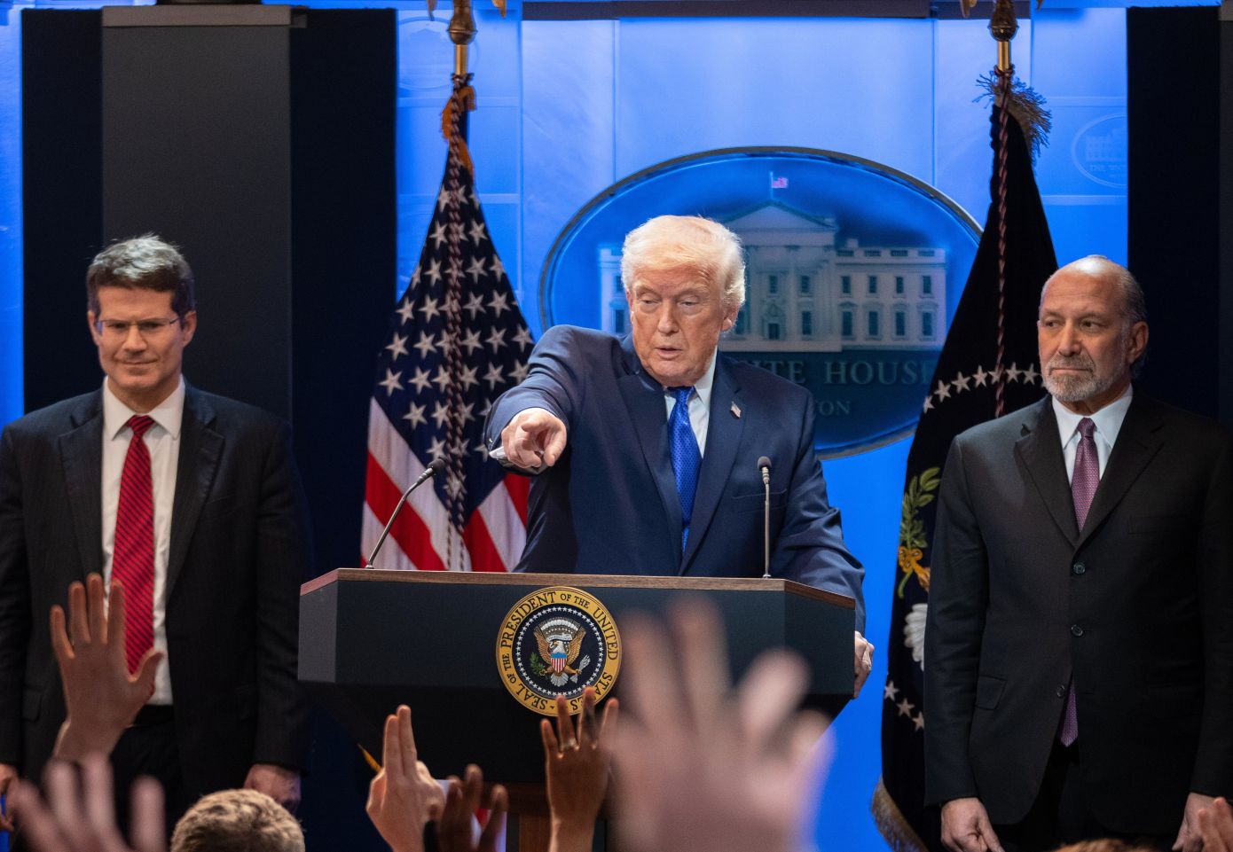 «Βόμβα» Ντόναλντ Τραμπ: Αύξησε τους δασμούς από 10% στο 15%, παγκοσμίως