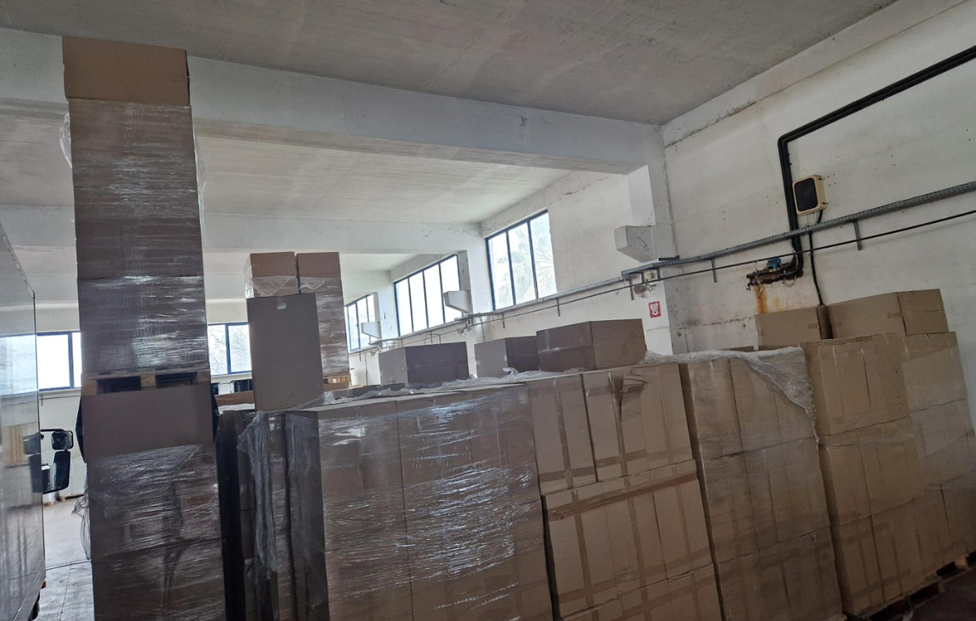 Φωτογραφίες από την αστυνομική επιχείρηση για τα λαθραία τσιγάρα