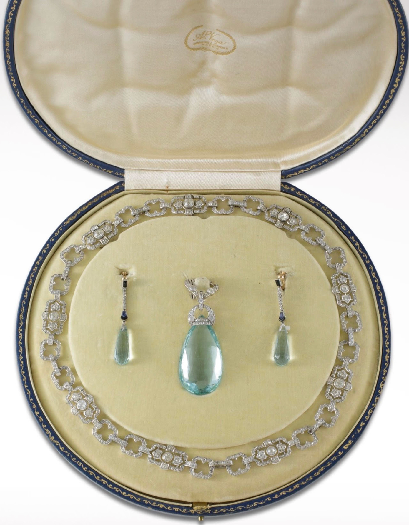 Δημοπρασία κοσμημάτων βασίλισσας των Βέλγων Φαμπιολας