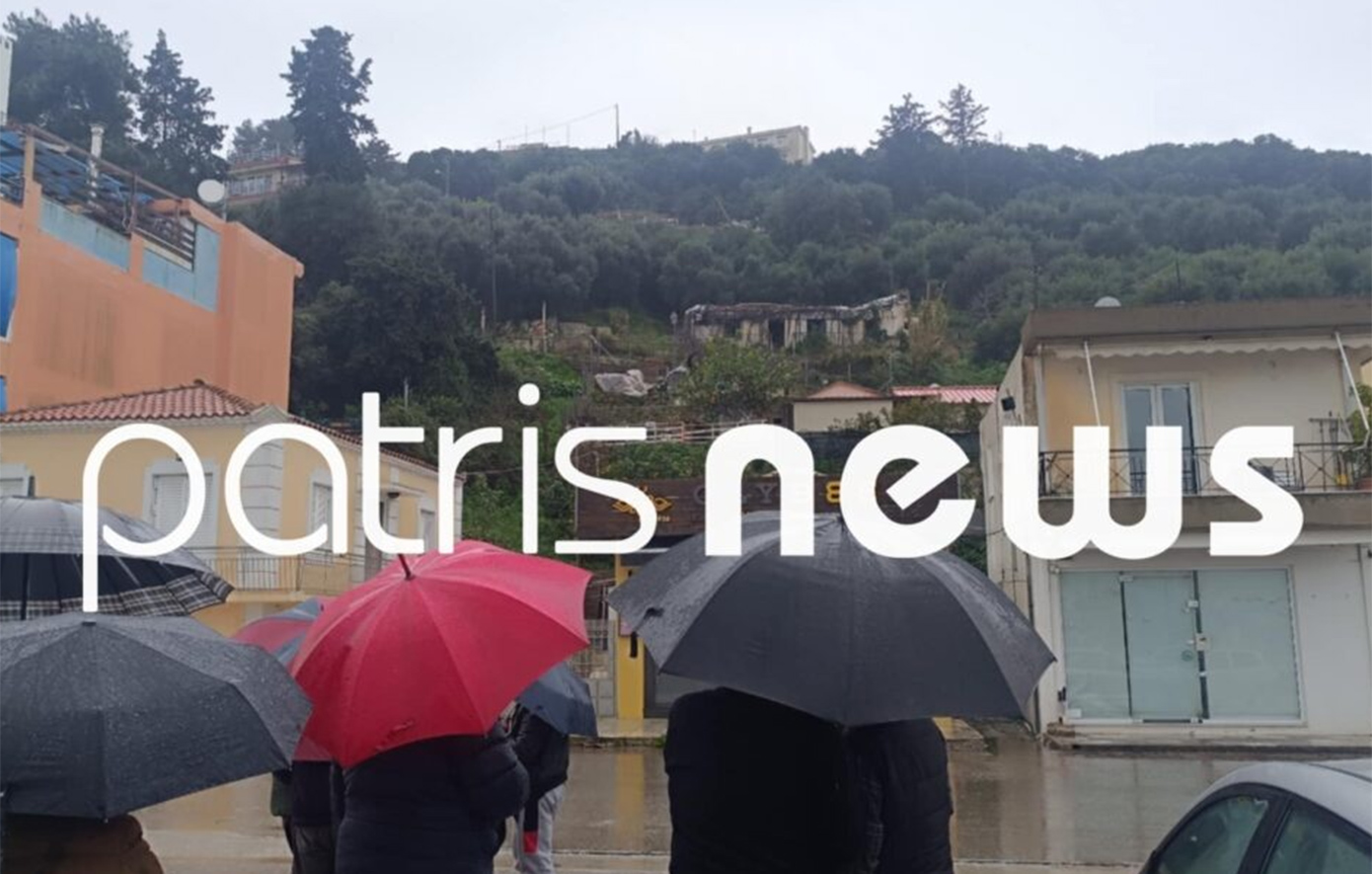 Τεράστιος βράχος 40 τόνων αποκολλήθηκε και απειλεί σπίτια στο Κατάκολο – Εκκενώθηκαν προληπτικά δέκα κατοικίες