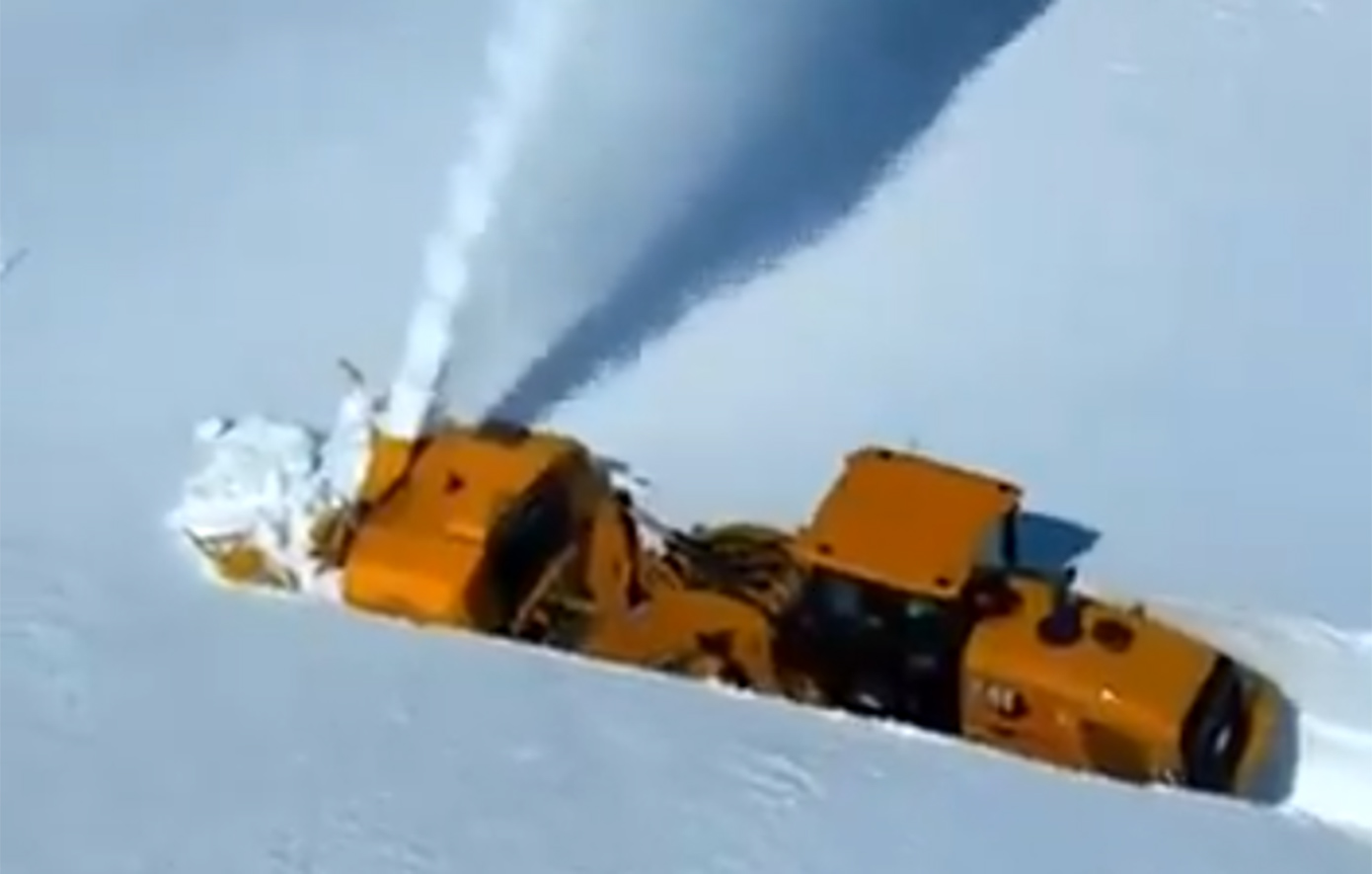 «Παρέλυσε» η Δανία από τις σφοδρές χιονοπτώσεις – Σταμάτησαν λεωφορεία και πτήσεις