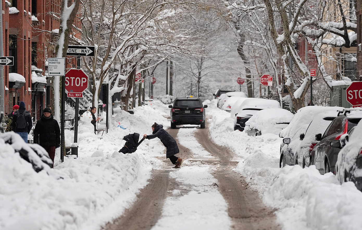 Ομογενής μιλάει για τον ιστορικό χιονιά που πάγωσε τις βορειοανατολικές ΗΠΑ &#8211; «Ξυπνήσαμε και τα πάντα ήταν παγωμένα»