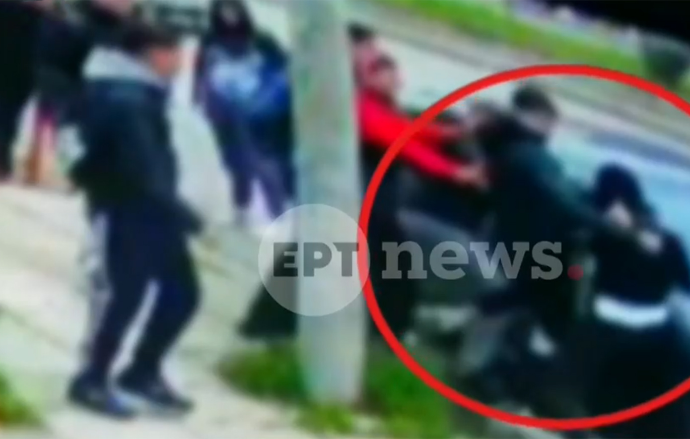 Βίντεο ντοκουμέντο από τον άγριο ξυλοδαρμό ανηλίκου στη Θεσσαλονίκη &#8211; Δέκα άτομα τον έριξαν πάνω σε αυτοκίνητο και τον χτύπησαν