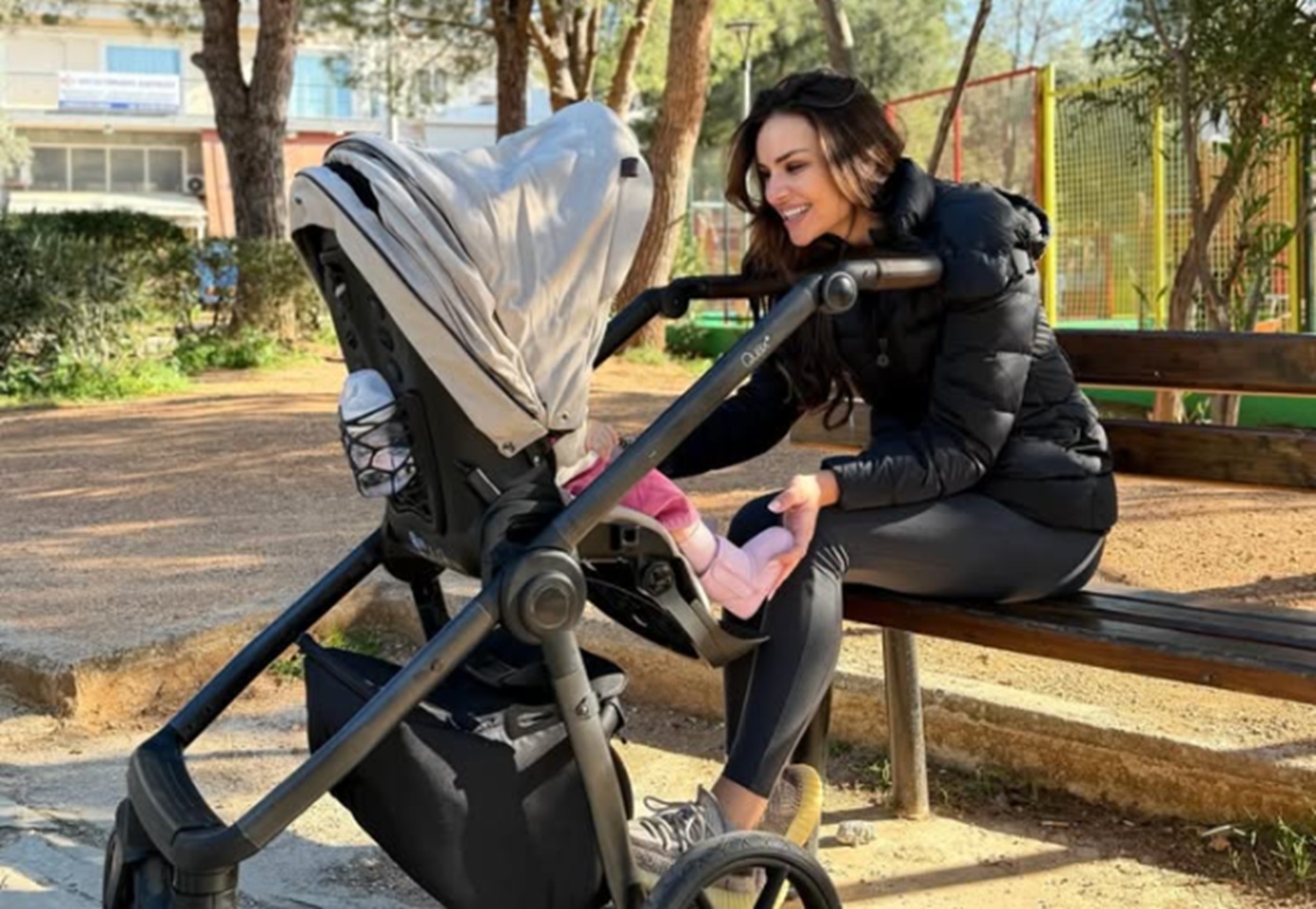 Ελένη Τσολάκη: Το πρώτο κεράκι της κόρης της και τα δάκρυα χαράς &#8211; Ένας χρόνος μητρότητας γεμάτος συγκίνηση