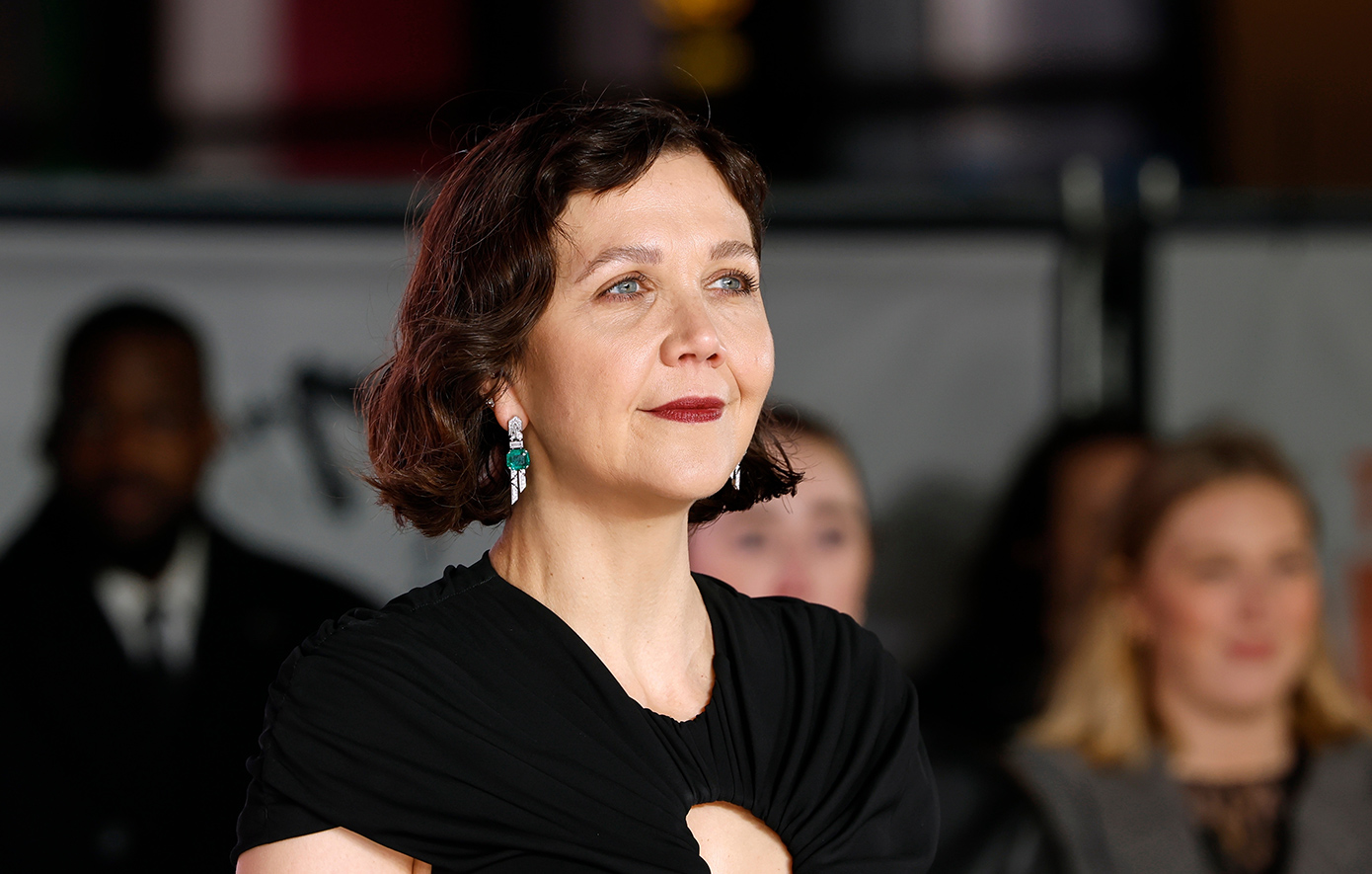 Η ταραχώδης δυναστείας των Τζίλενχαλ και η εξομολόγηση της Μάγκι για τη σύνθετη σχέση της με τον μικρότερο αδελφό της Τζέικ