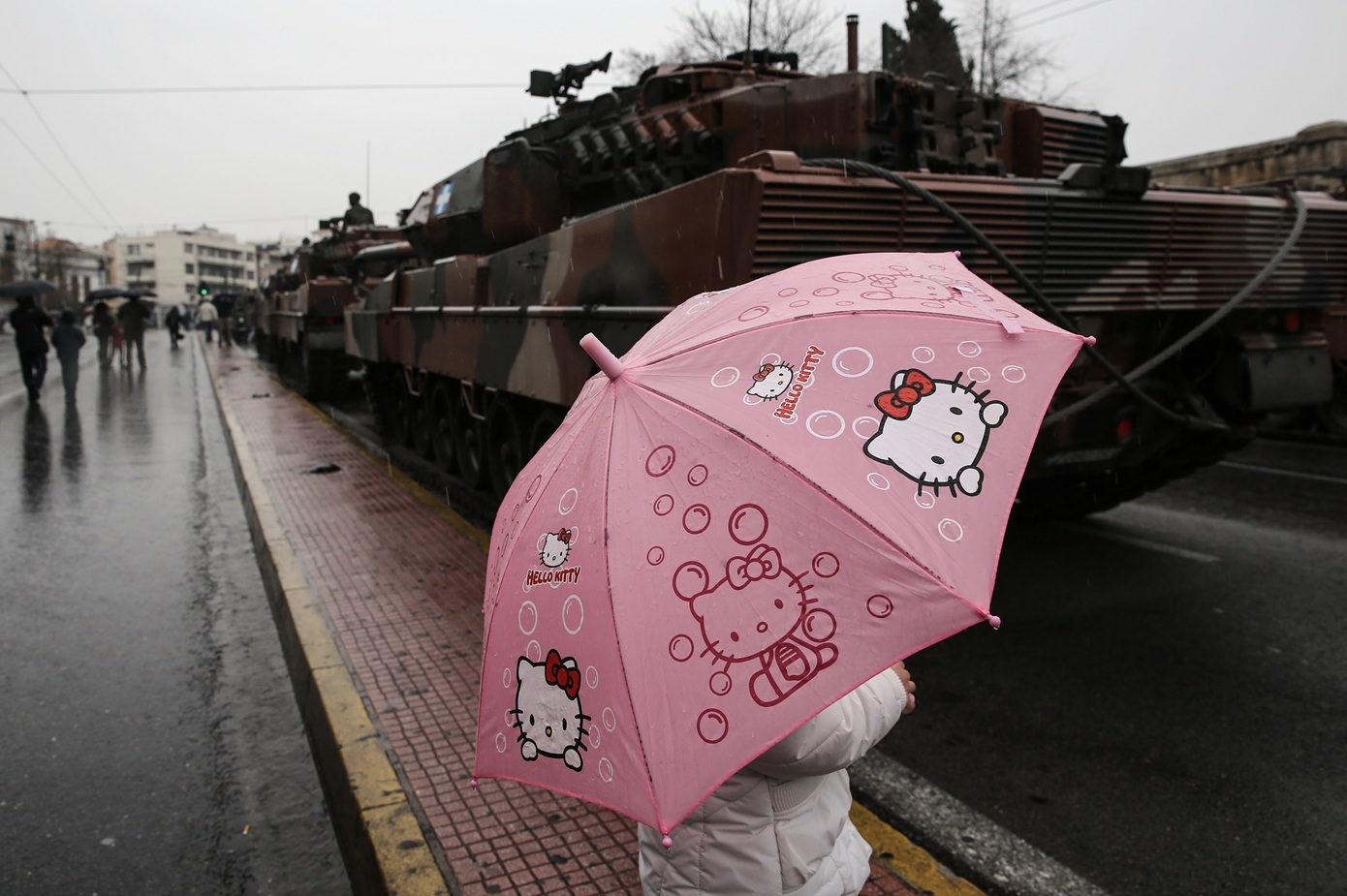 Καιρός: Παρέλαση με καταιγίδες, βοριάδες αλλά και σταδιακή βελτίωση από το μεσημέρι &#8211; Πού θα είναι έντονα τα φαινόμενα