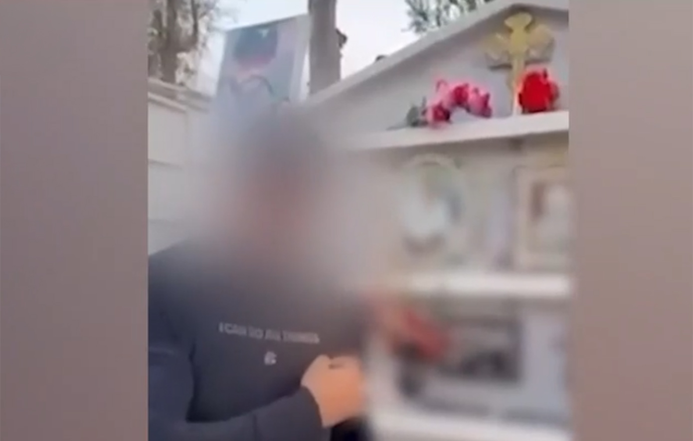 Σοκ και αποτροπιασμός: «Πήραν τα οστά των ανθρώπων μας και δημοσίευσαν στο TikTok ότι θα τα κάνουν σούπα και θα τα φάνε»