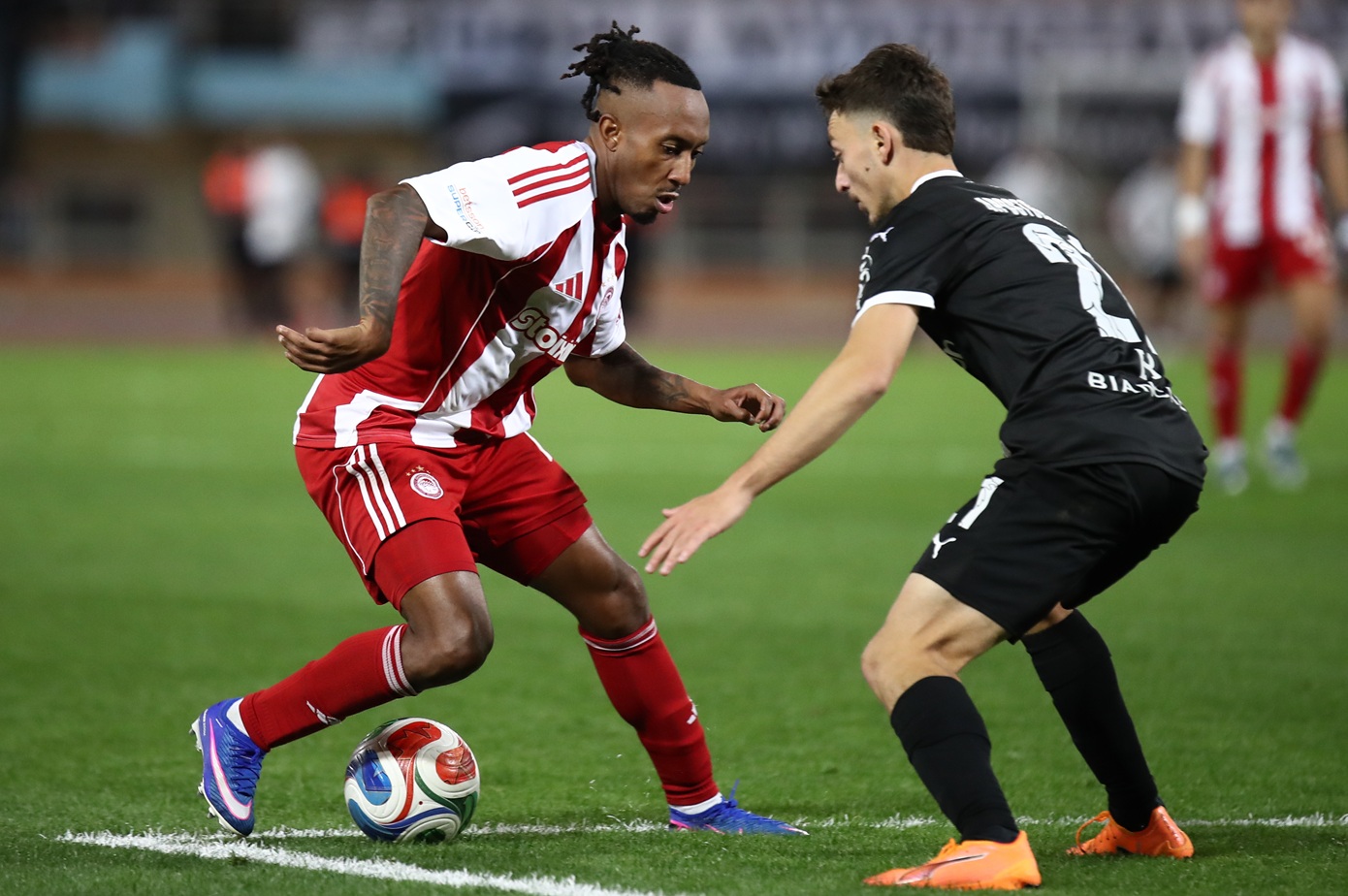 Super League: Μονόδρομος η νίκη για τον Ολυμπιακό στο Παγκρήτιο κόντρα στον ΟΦΗ &#8211; Τρία ματς στην αυλαία της 25ης αγωνιστικής