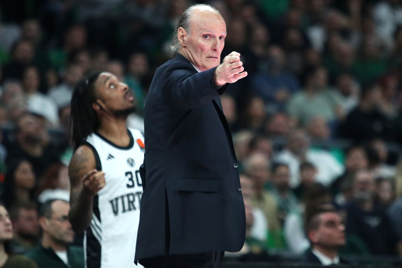 Βίρτους Μπολόνια: Παρελθόν ο Ιβάνοβιτς!