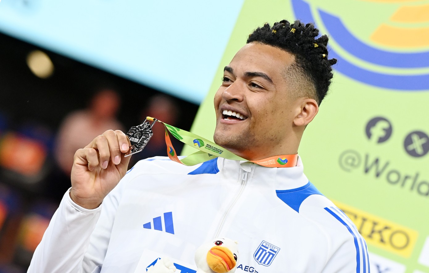 Εμμανουήλ Καραλής: Η απονομή του ασημένιου μεταλλίου στο Παγκόσμιο Πρωτάθλημα κλειστού στίβου