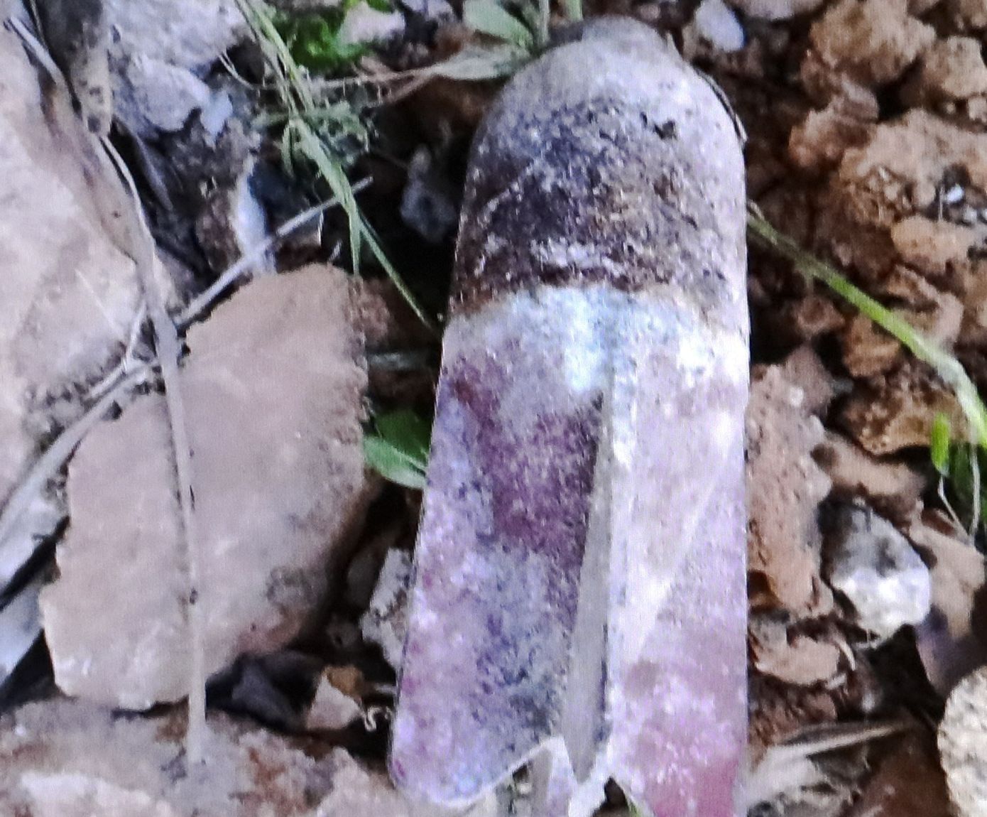 Οβίδα του Β’ Παγκοσμίου Πολέμου στην Πεύκη: Τα παιδιά που την εντόπισαν, την κλώτσησαν και τη μετέφεραν με τα χέρια τους