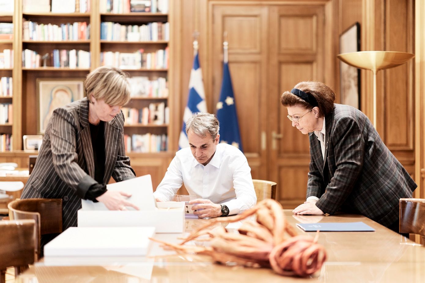 Μητσοτάκης για τις φωτογραφίες των 200 της Καισαριανής: Πρόκειται για μνημεία της νεότερης ελληνικής ιστορίας