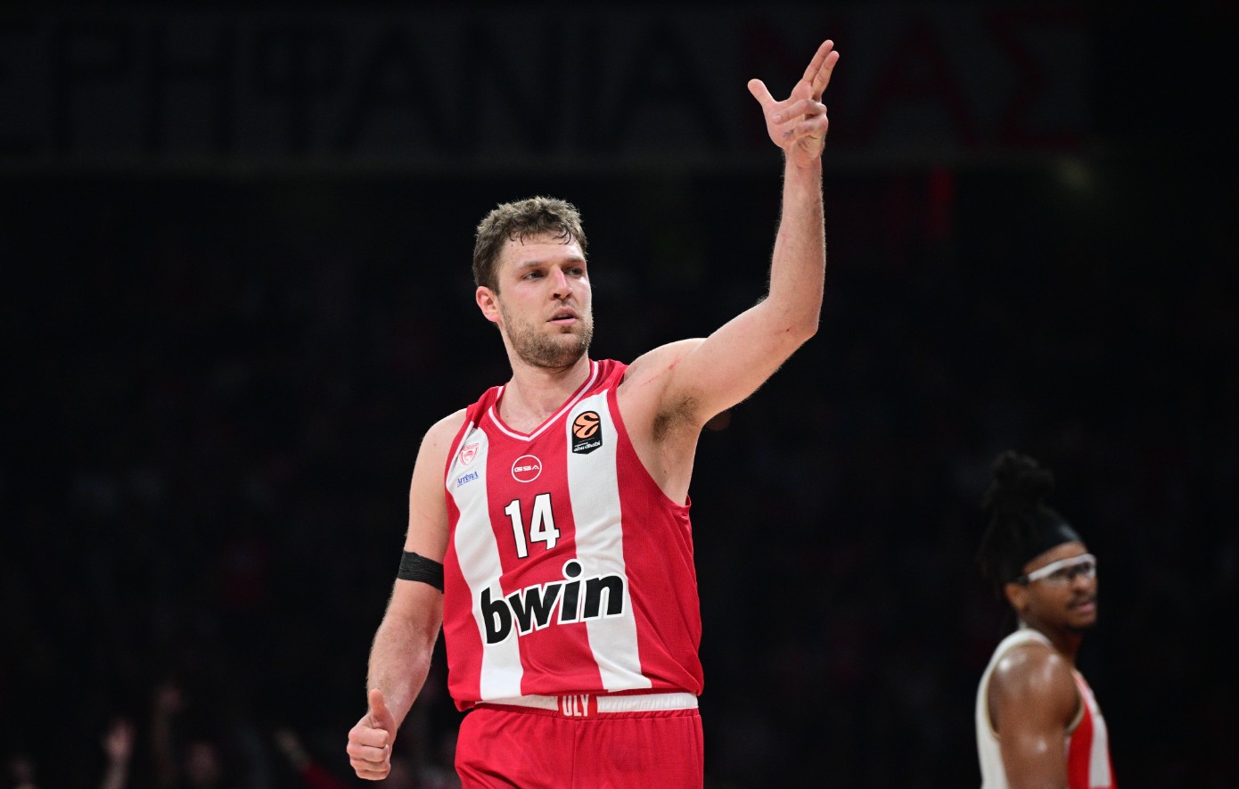 Ολυμπιακός: Στη Γαλλία οι Βεζένκοβ και Μόρις, τι γίνεται με τον Γουόκαπ