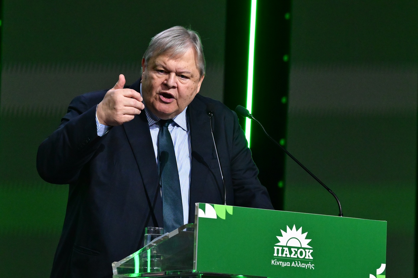 Βενιζέλος από το Συνέδριο του ΠΑΣΟΚ: Η χώρα υπνοβατεί &#8211; Το μεγάλο στοίχημα είναι ένα νέο κοινωνικό συμβόλαιο