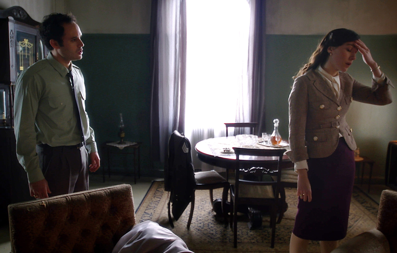 Άγιος έρωτας - Ο Νικόλαος είναι έτοιμος να αφήσει την Εκκλησία για τη Χλόη Άγιος έρωτας - Ο Νικόλαος είναι έτοιμος να αφήσει την Εκκλησία για τη Χλόη