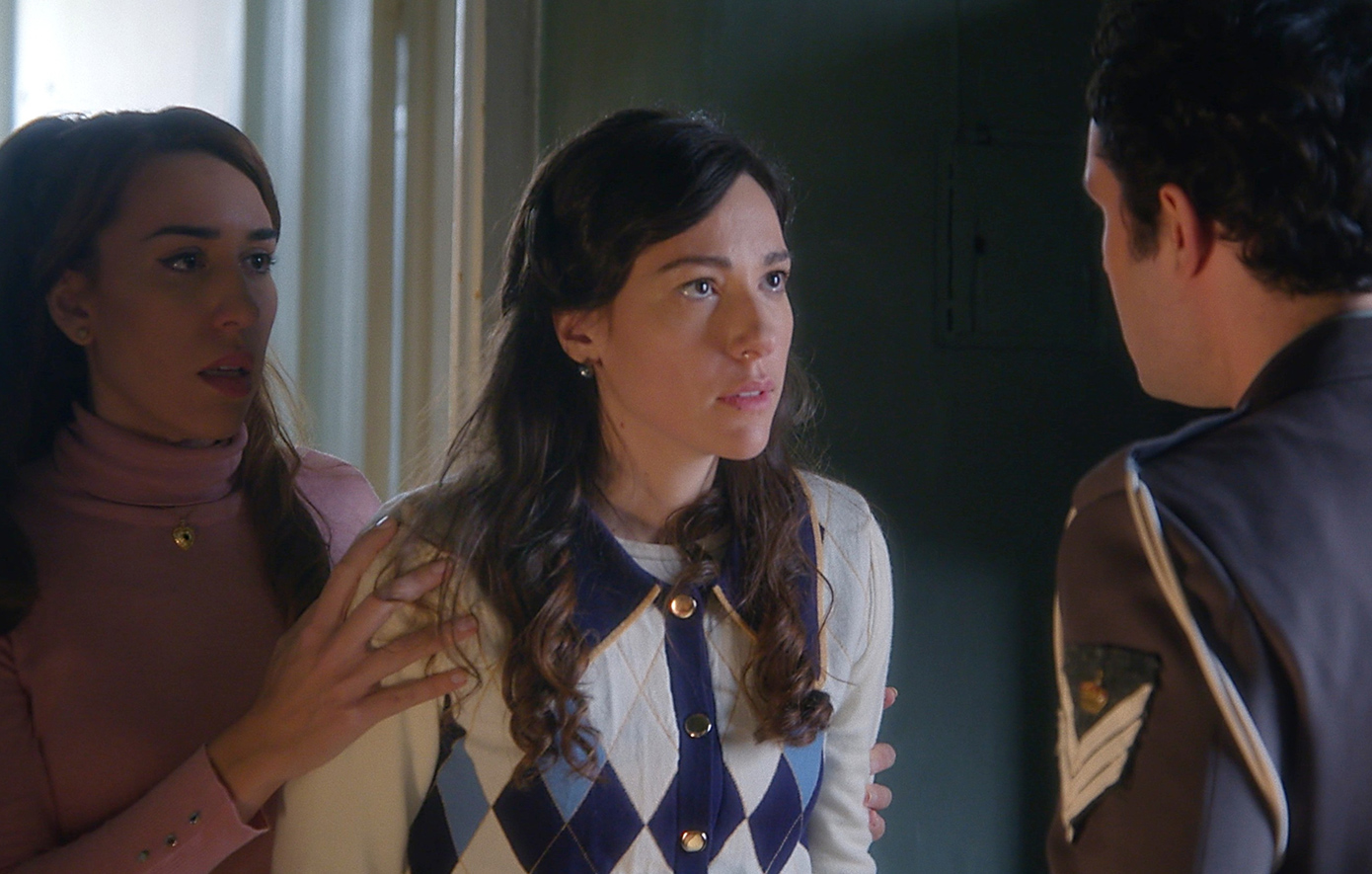 «Άγιος Έρωτας»: Έξαλλος ο Νικηφόρος με την Άννα και την Ελένη