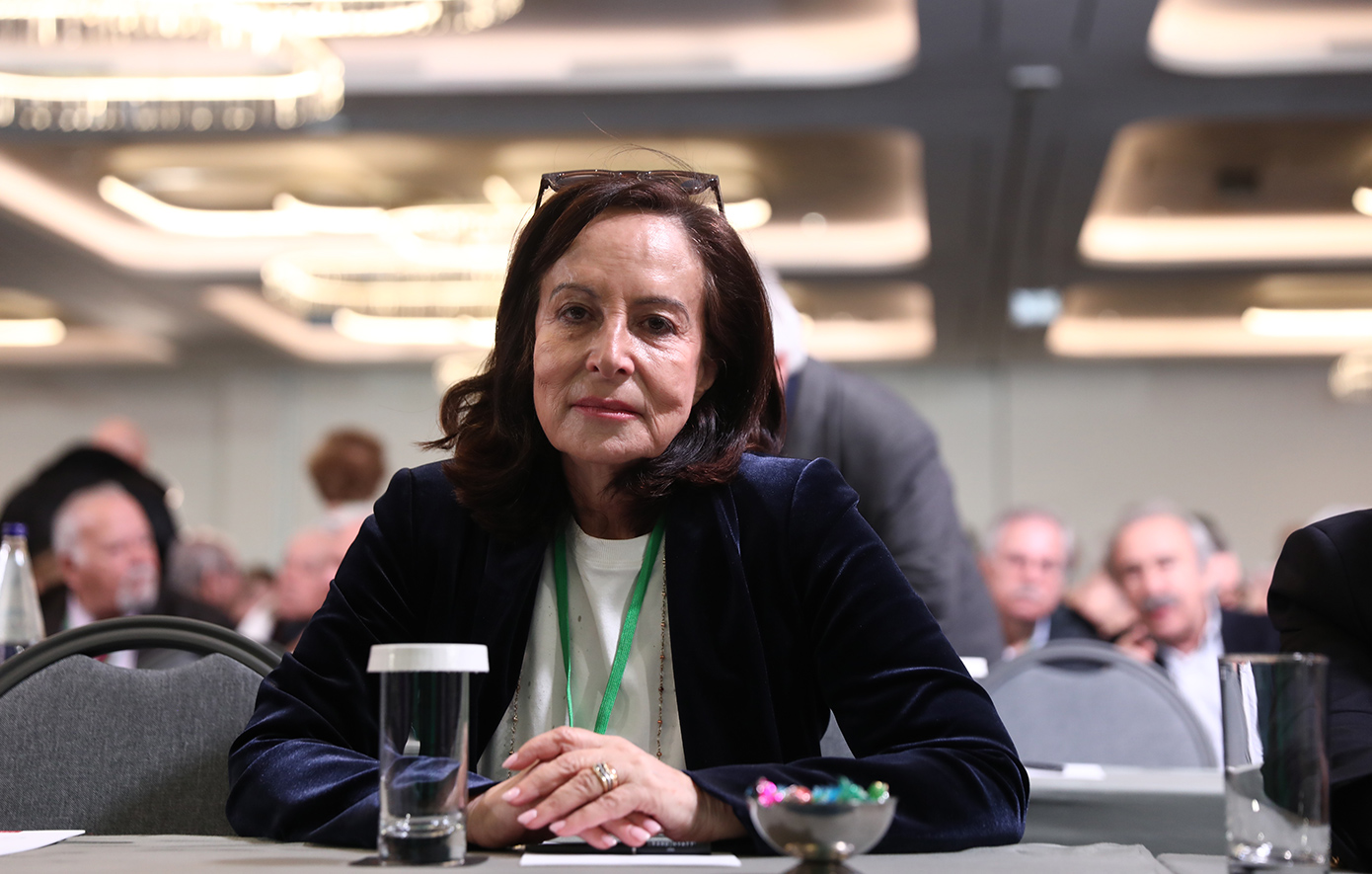 Η Άννα Διαμαντοπούλου παίρνει θέση για τη διαγραφή Κωνσταντινόπουλου &#8211; Του ανοίγει την πόρτα στο μακρινό μέλλον