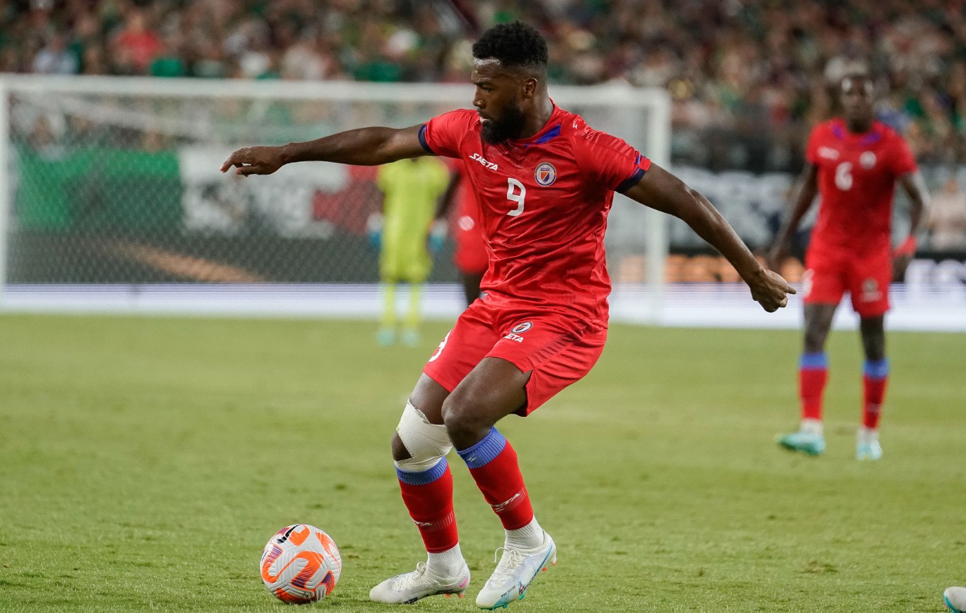 Ναζόν: Η δραματική ιστορία του Αϊτινού ποδοσφαιριστή που ξέφυγε από τους βομβαρδισμούς