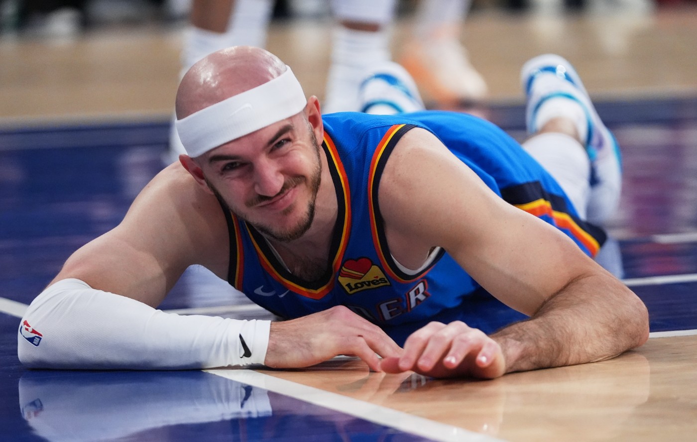 Με&#8230; παπούτσι για τάπα! Ο Καρούζο έγινε viral σε μια από τις πιο αλλόκοτες φάσεις της σεζόν