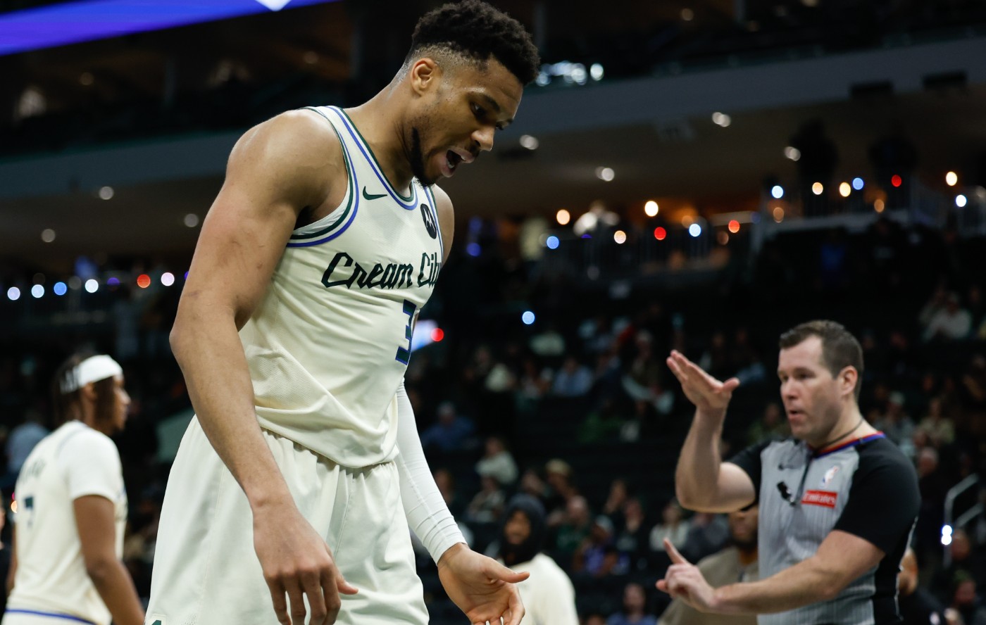 Νέα βαριά ήττα για τους Μπακς &#8211; Μόνος του πάλευε ο Αντετοκούνμπο