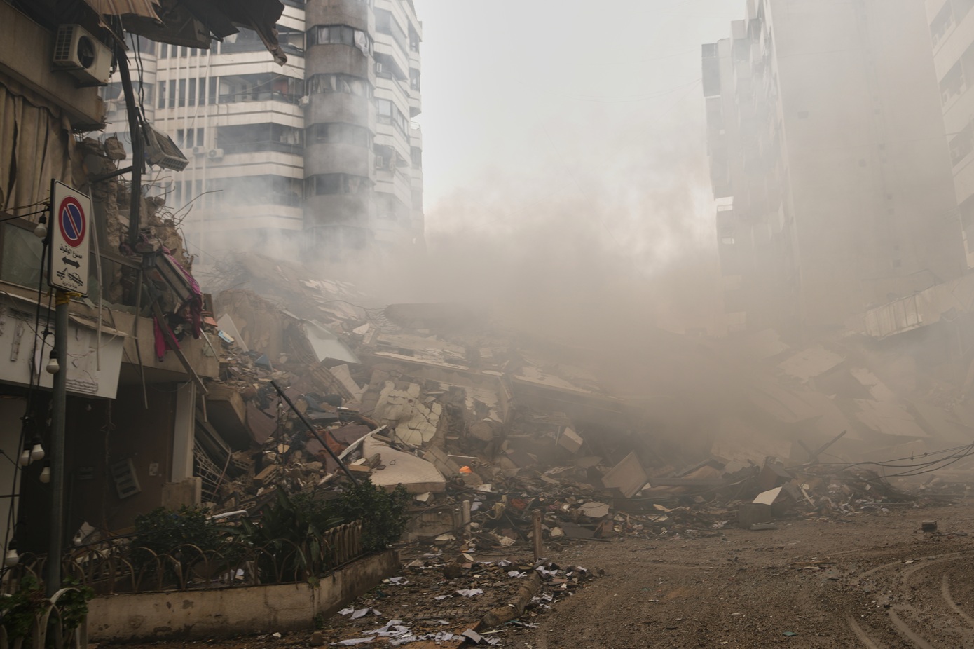 Μαίνονται οι συγκρούσεις στη Μέση Ανατολή: Ιρανική ομοβροντία τη νύχτα εναντίον του Ισραήλ &#8211; Βομβαρδισμοί του IDF στη Βηρυτό