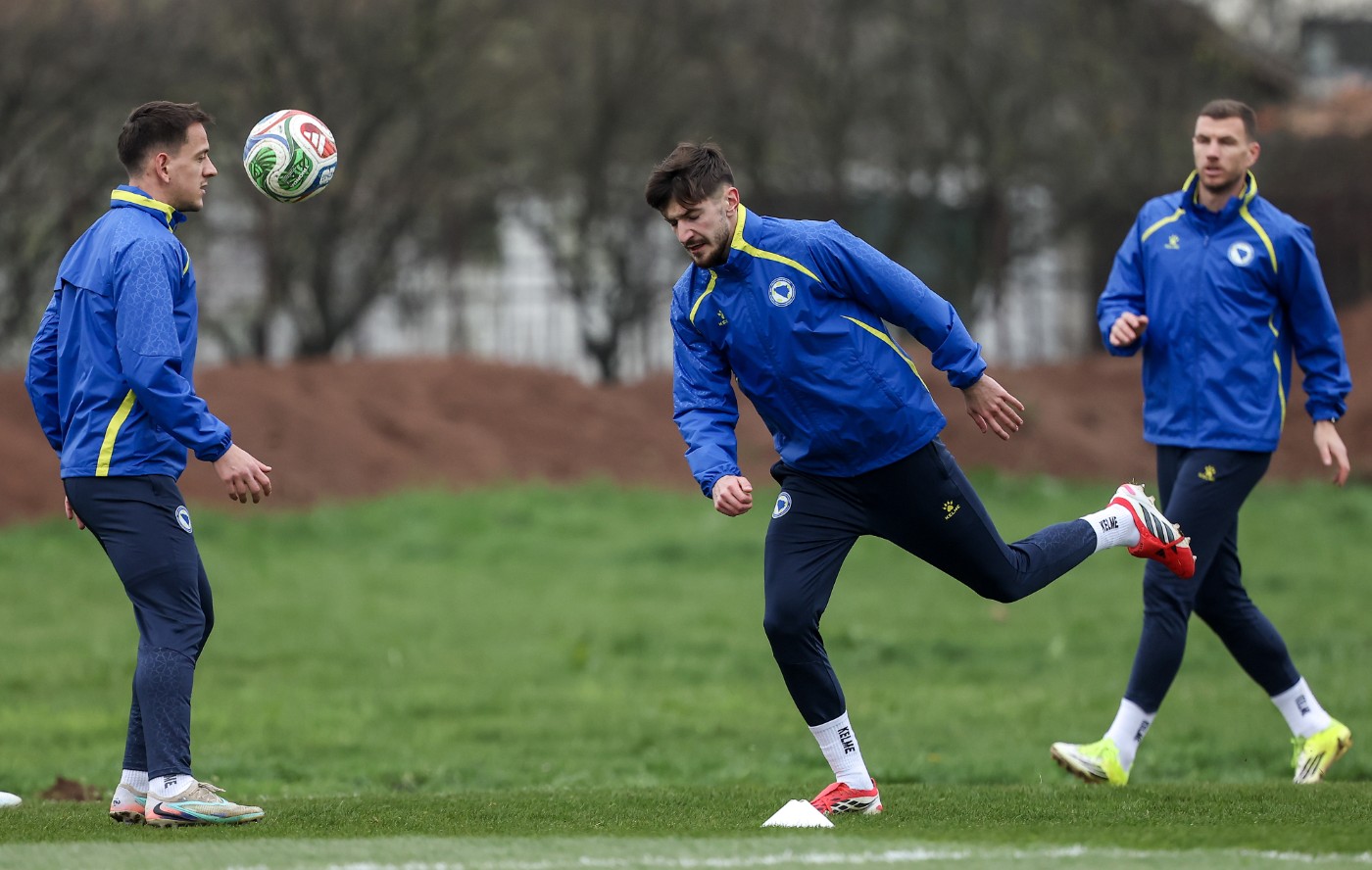 Απίστευτο: Προσέφεραν Lada, πατάτες και ξύλα για το τζάκι για να δουν από το μπαλκόνι το Βοσνία – Ιταλία