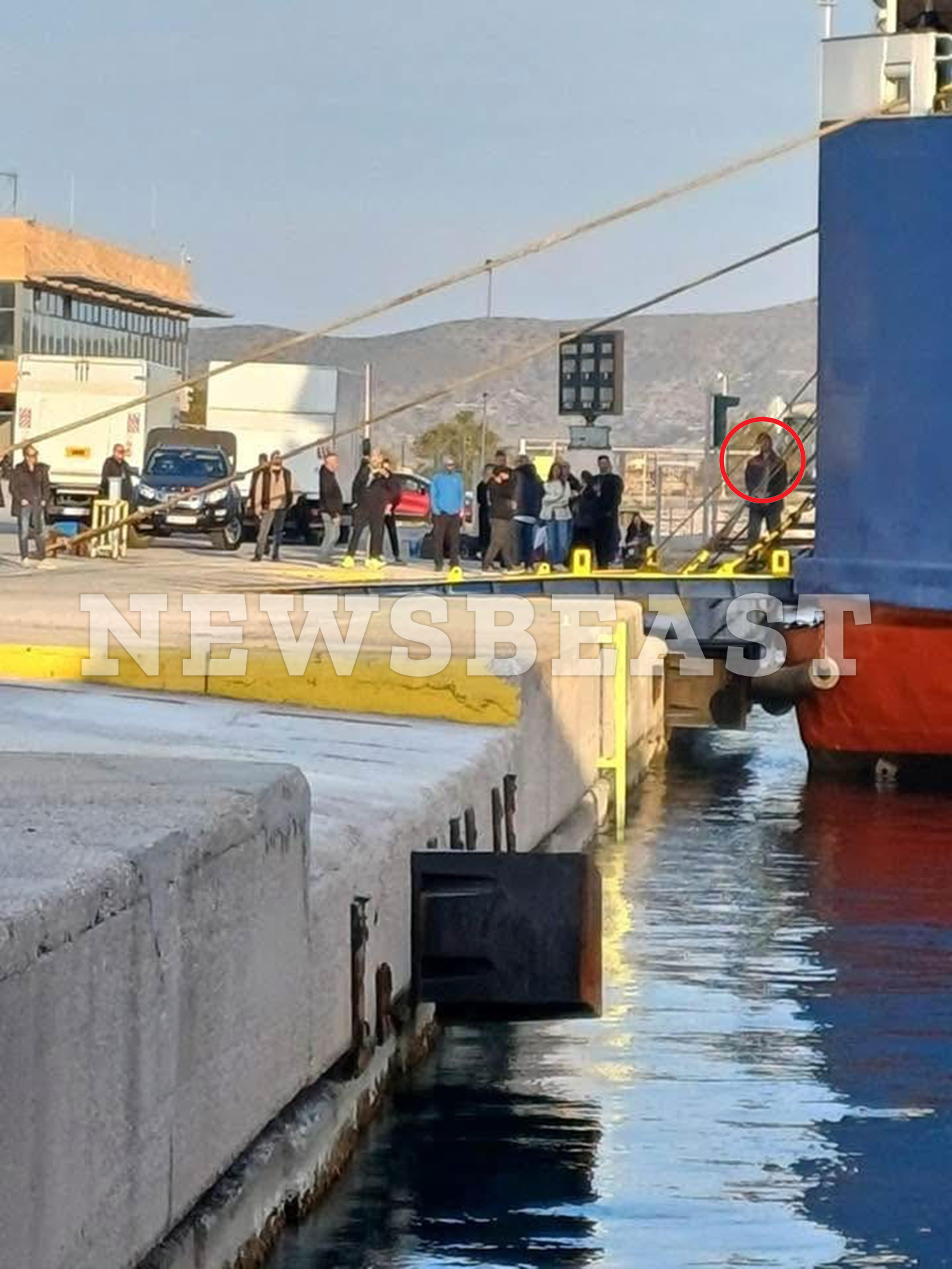 Η άφιξη του Μπράντ Πιτ στο Λαύριο και το γύρισμα στο πλοίο «Aqua Blue»