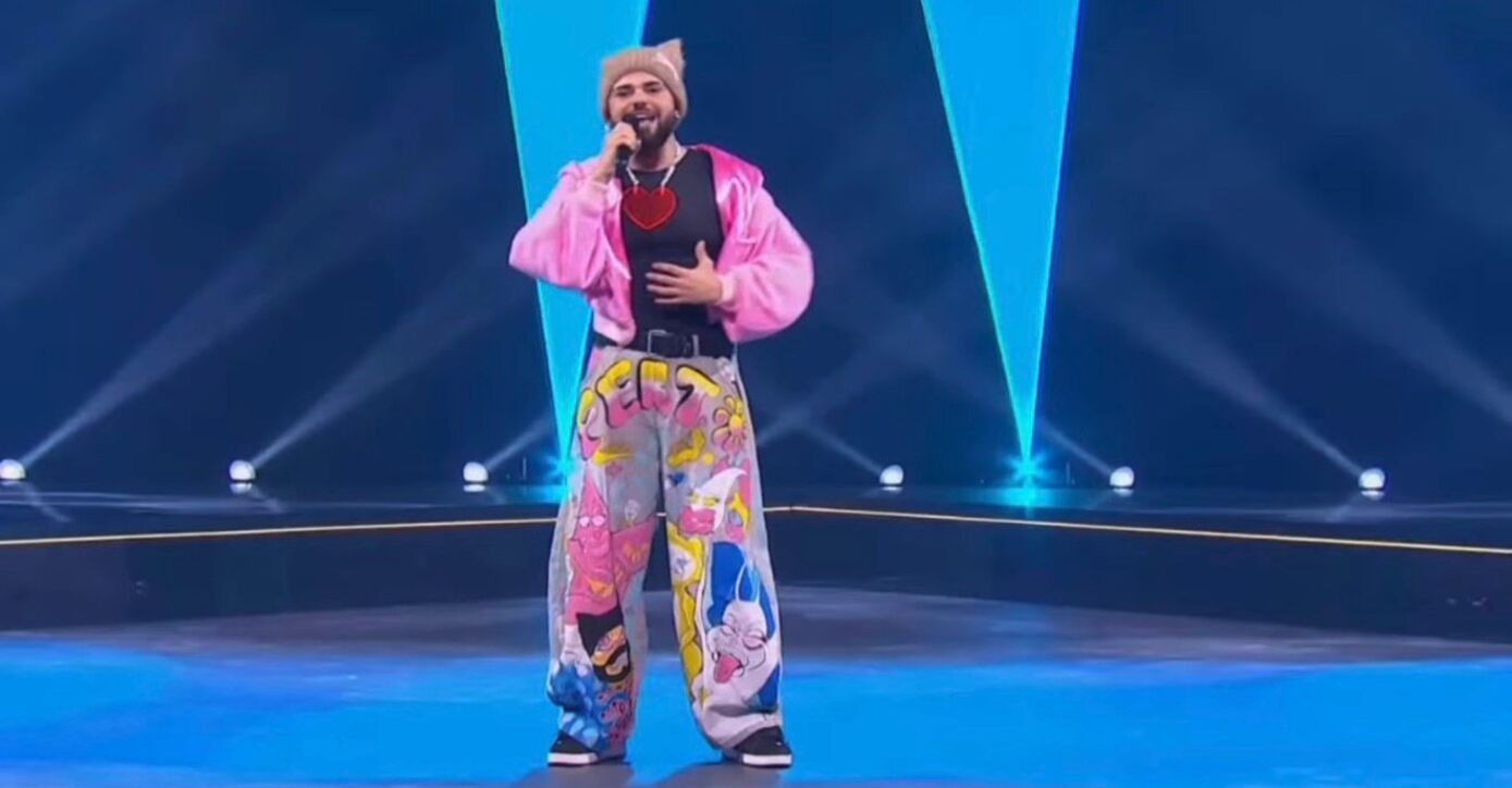 Ο Akylas ξεσήκωσε το τηλεοπτικό κοινό της Σερβίας ερμηνεύοντας το «Ferto» στον μεγάλο τελικό της χώρας