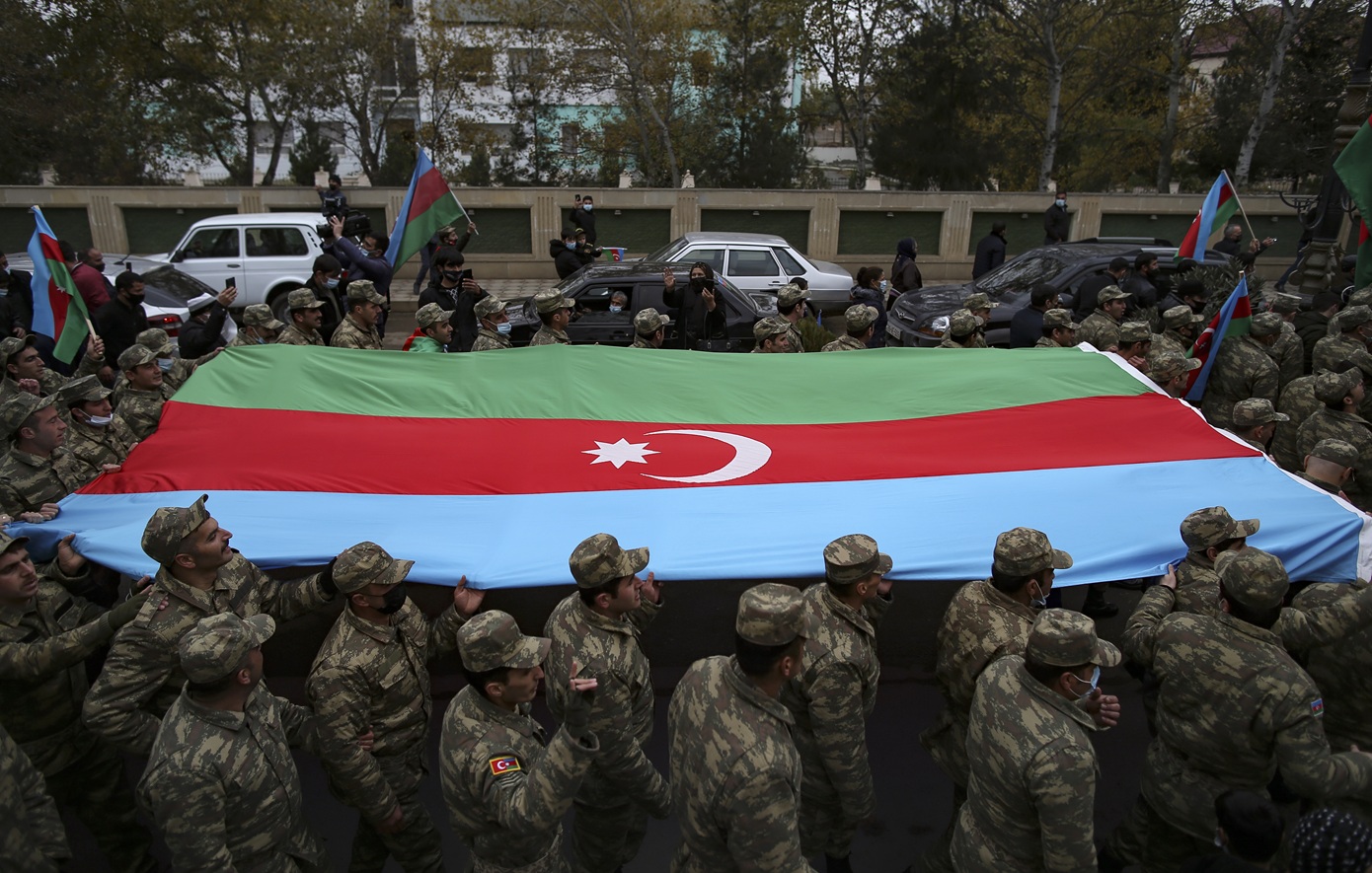 Το Αζερμπαϊτζάν ανακαλεί όλες τις άδειες: Σε ύψιστη επιφυλακή ο στρατός