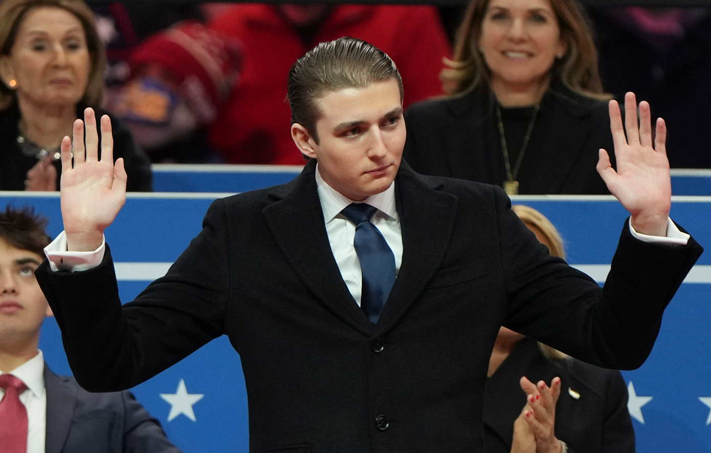 Χαμός στις ΗΠΑ με το #SendBarron &#8211; Τα social media θέλουν τον γιο του Τραμπ να πάει στον πόλεμο