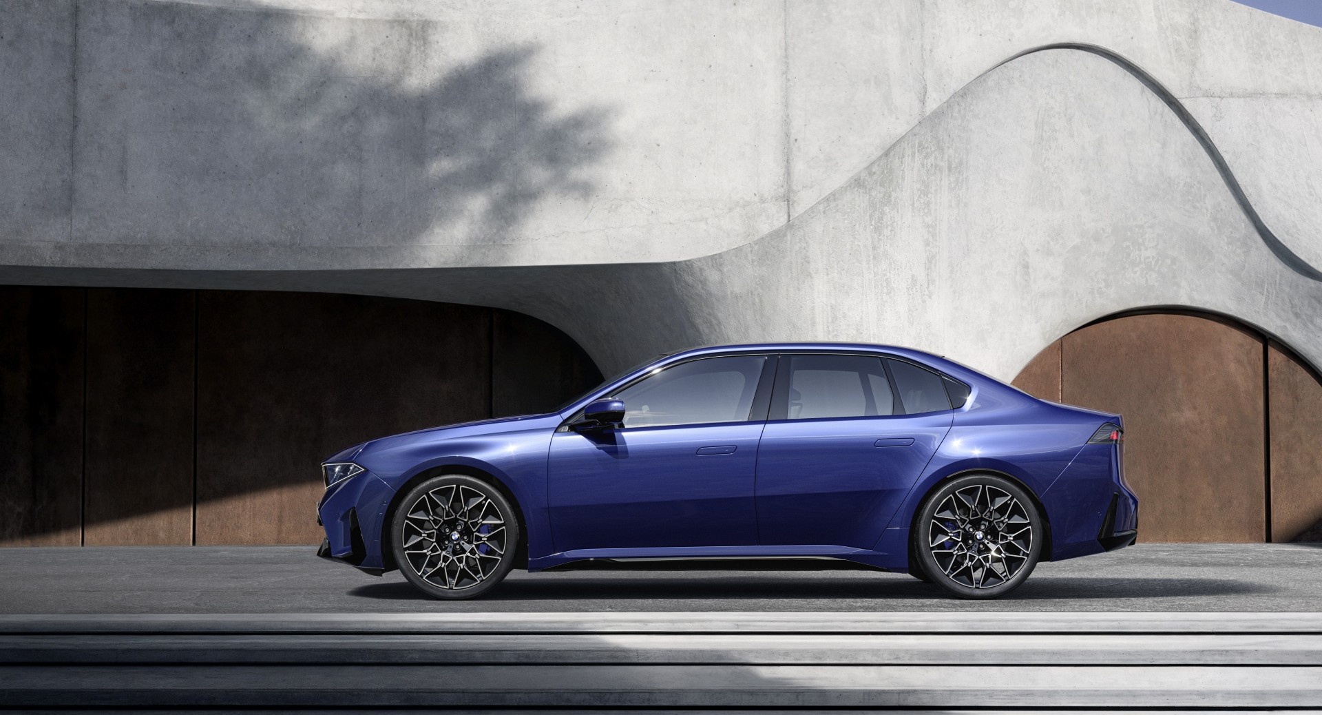 BMW i3: Η νέα εποχή της Σειράς 3 είναι ηλεκτρική