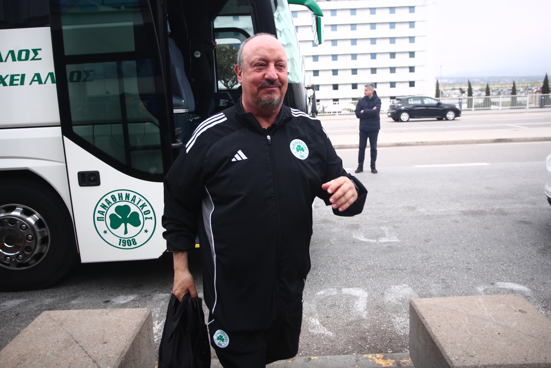 Παναθηναϊκός: Αποθεώθηκε η αποστολή πριν την αναχώρησή της για την Ισπανία