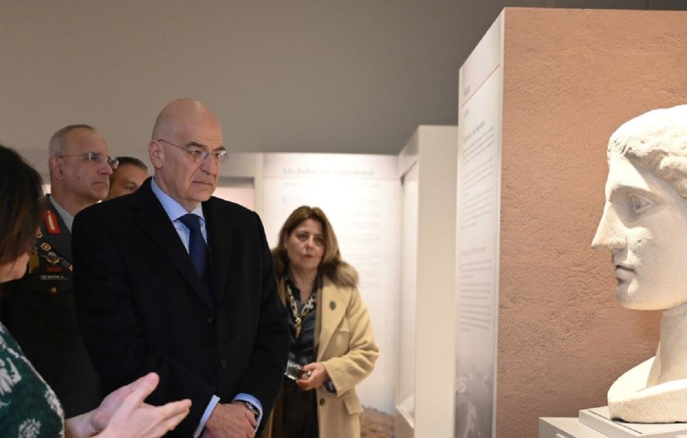 Επίσκεψη Δένδια στο Ξενοκράτειο Αρχαιολογικό Μουσείο Μεσολογγίου