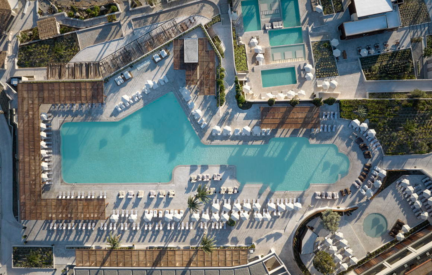 ELLA RESORTS: Συμφωνία χρηματοδότησης 710 εκατ. ευρώ από την Πειραιώς