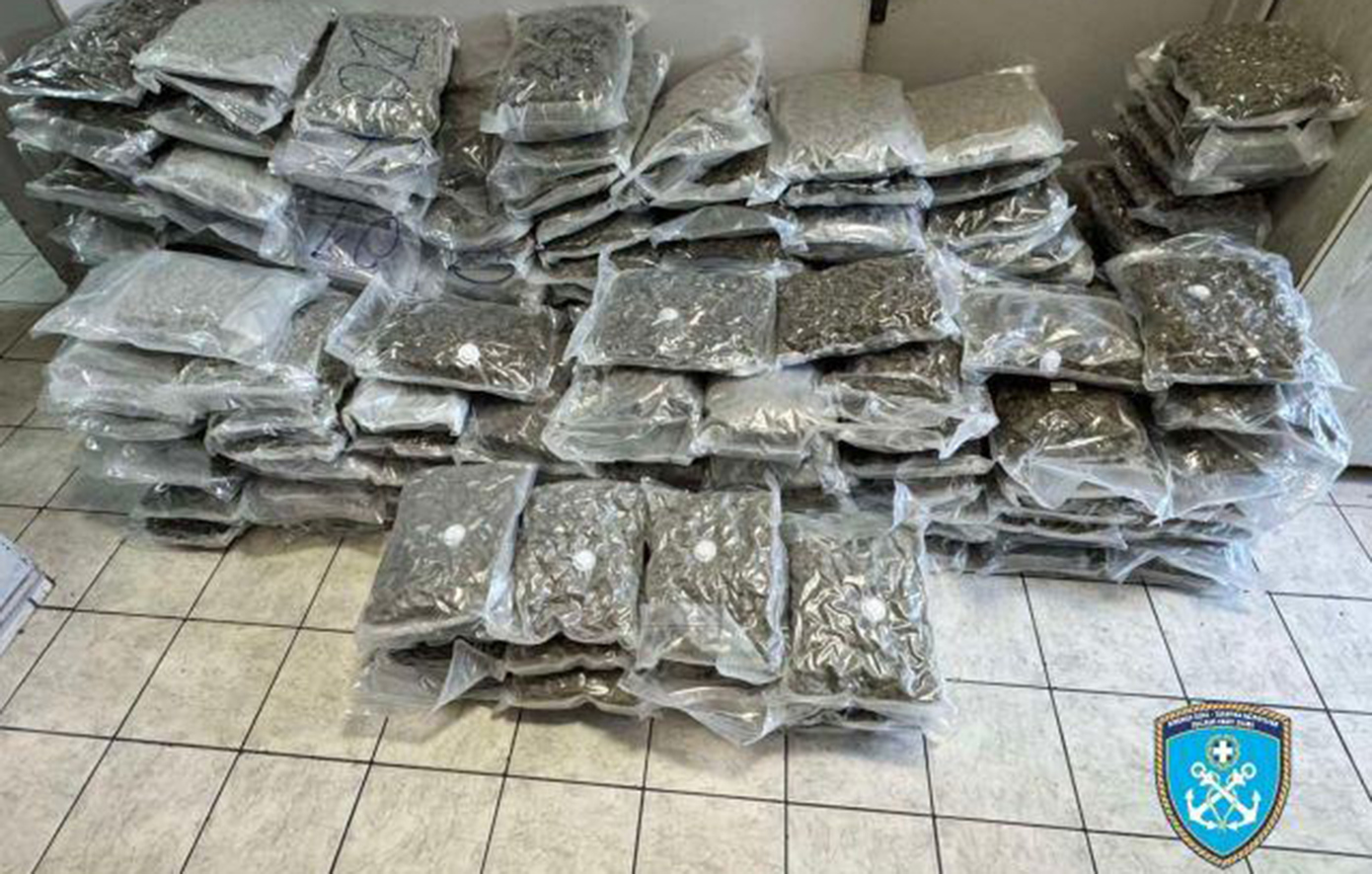 Πειραιάς: «Μπλόκο» του Λιμενικού σε 219 κιλά ακατέργαστης κάνναβης– Στα 750.000 ευρώ το κέρδος των εμπόρων