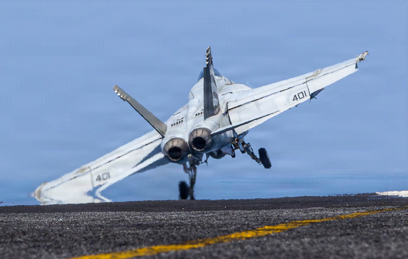 Λευκός Οίκος: Ο αμερικανικός στρατός θα θέσει υπό τον έλεγχό του τον εναέριο χώρο του Ιράν «εντός των προσεχών ωρών»